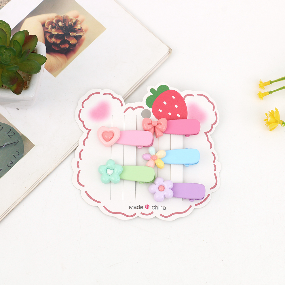 Korean children's hair accessories that won't damage your baby's hair, cute cartoon hair ties, fruit elastic bands, small animal hair bands and headwear Application Scenario