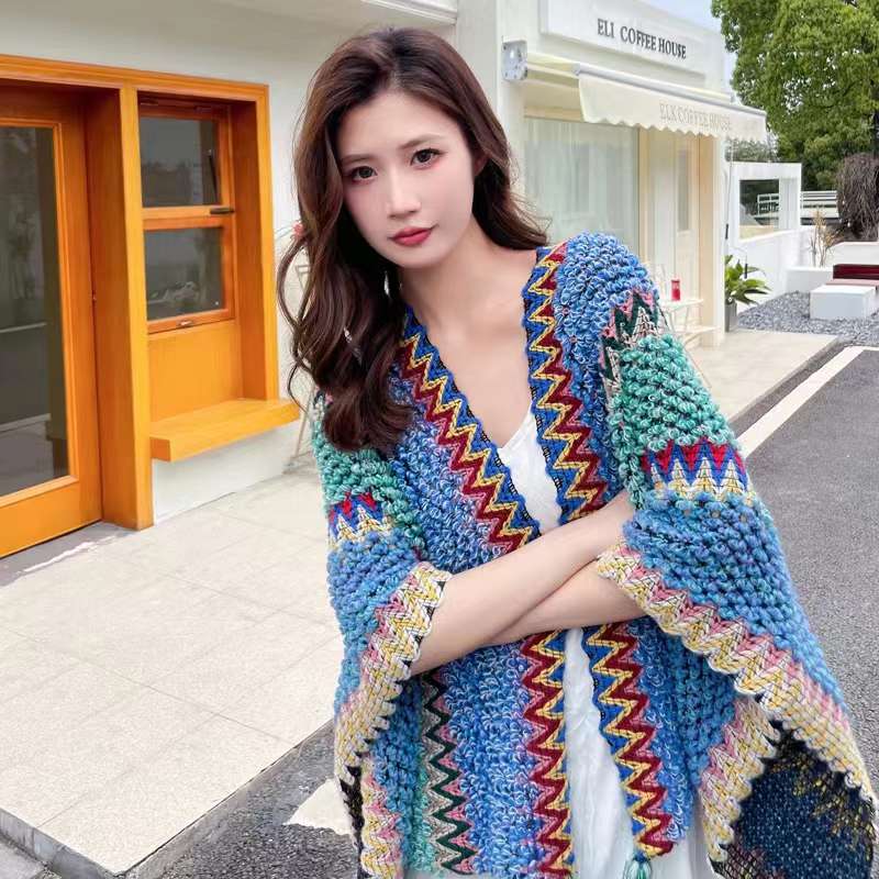 A new best-selling knitted ethnic-style shawl cape outerwear, a travel cape for warmth and sun protection