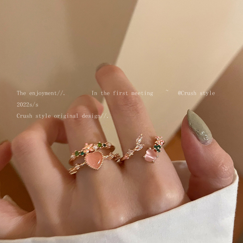 Double-layer heart-shaped zircon open ring, a sweet design for women, with a niche and high-end feel. It's a popular adjustable ring for index fingers Specification image