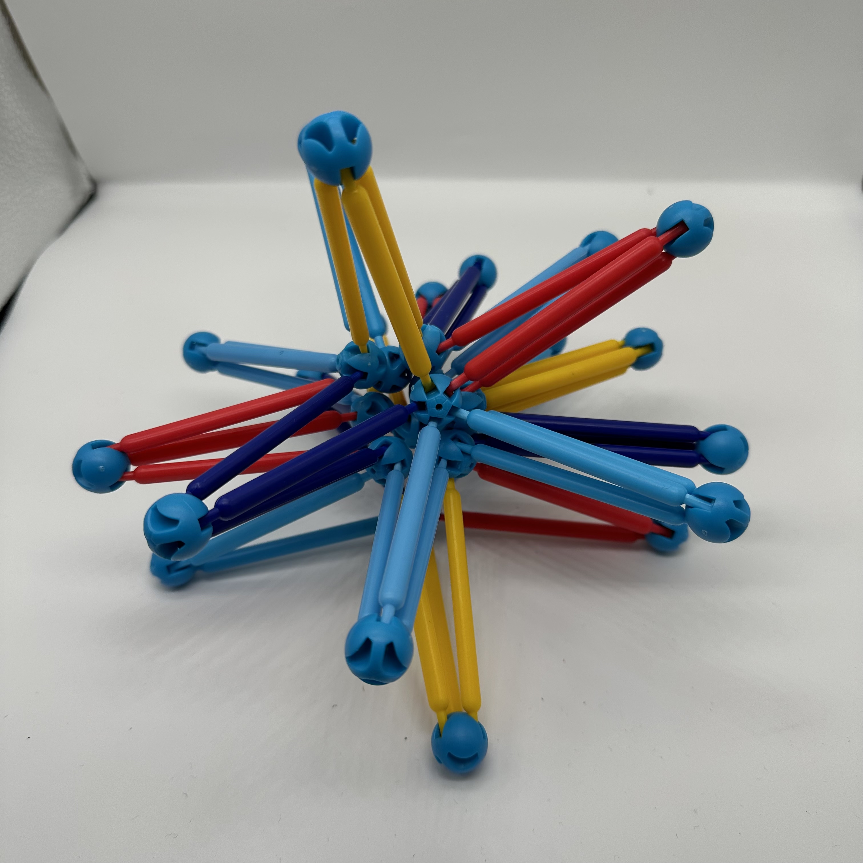 多边形收缩球/伸缩魔术球/减压球类玩具产品图