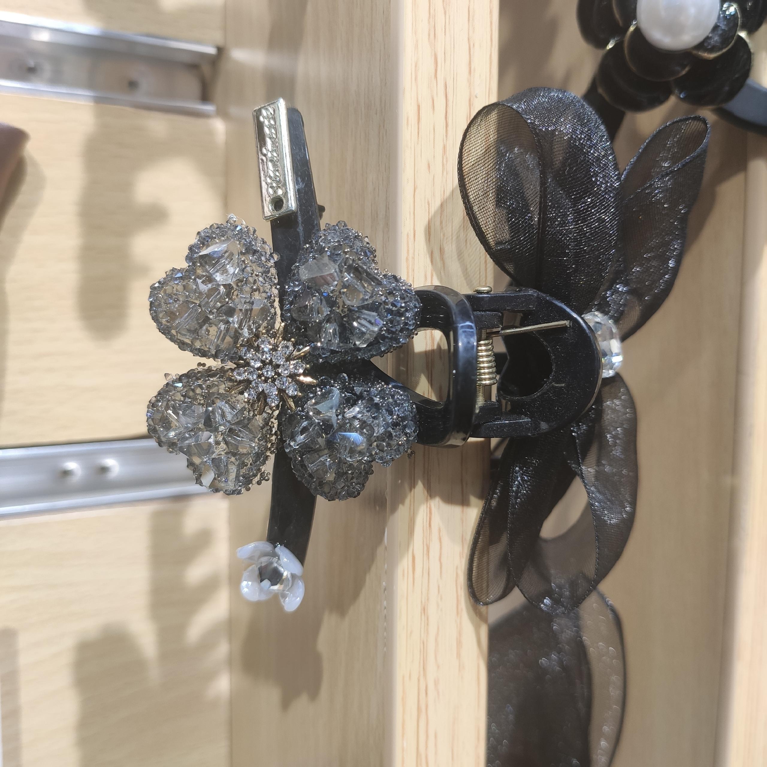 Real Shot Irregular Rhinobrown Four-Leaf Clover Organza Bow Grab Clip Shark Clip Specification drawing