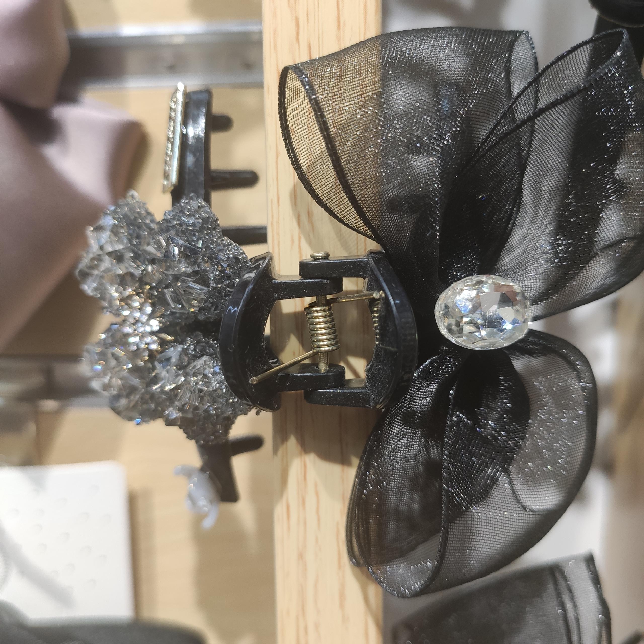 Real Shot Irregular Rhinobrown Four-Leaf Clover Organza Bow Grab Clip Shark Clip