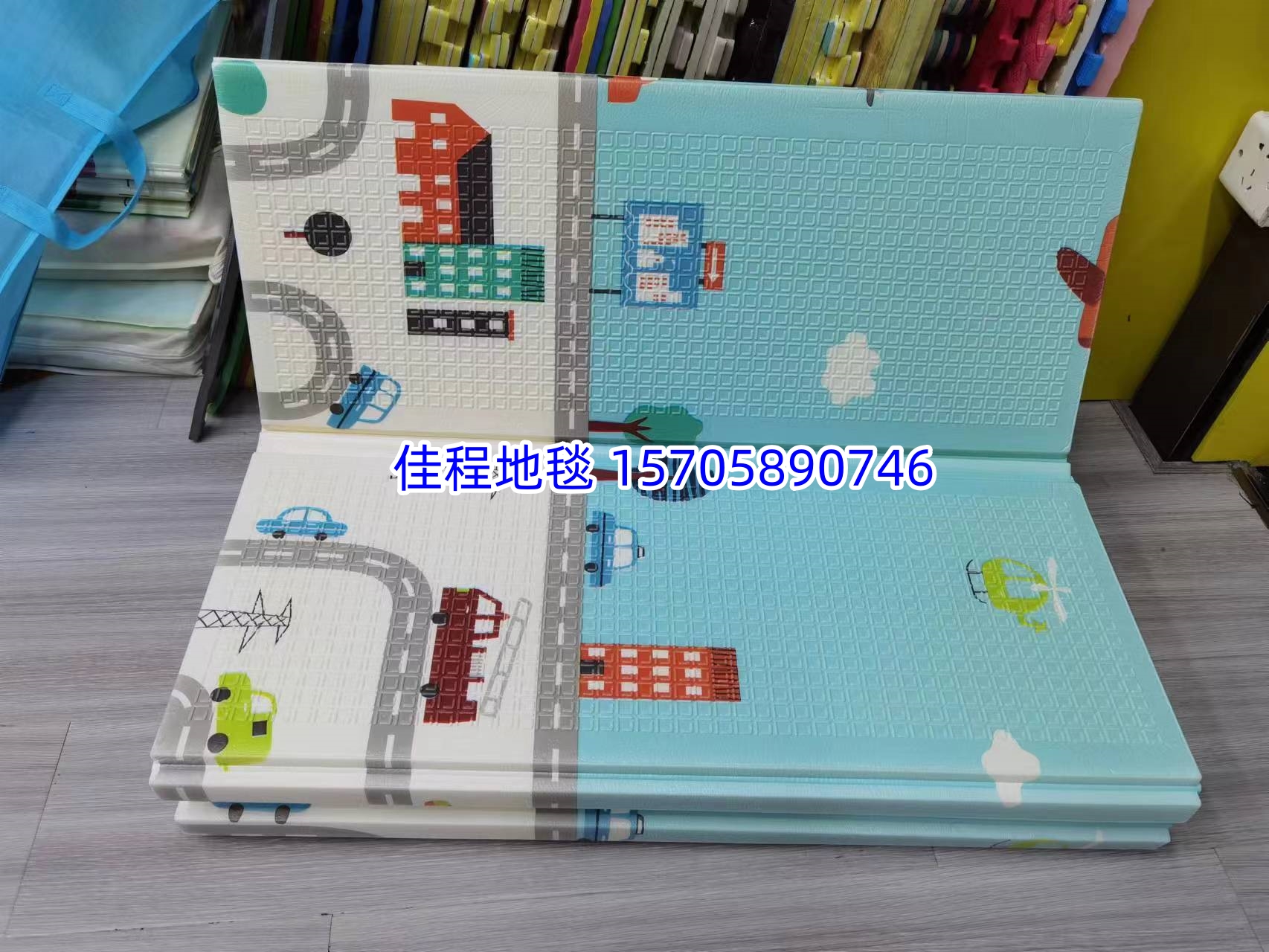 1.5cm thickened XPE folding mat, climbing mat, indoor mat, anti-drop 180*200 mat, cartoon mat, carpet Application Scenario