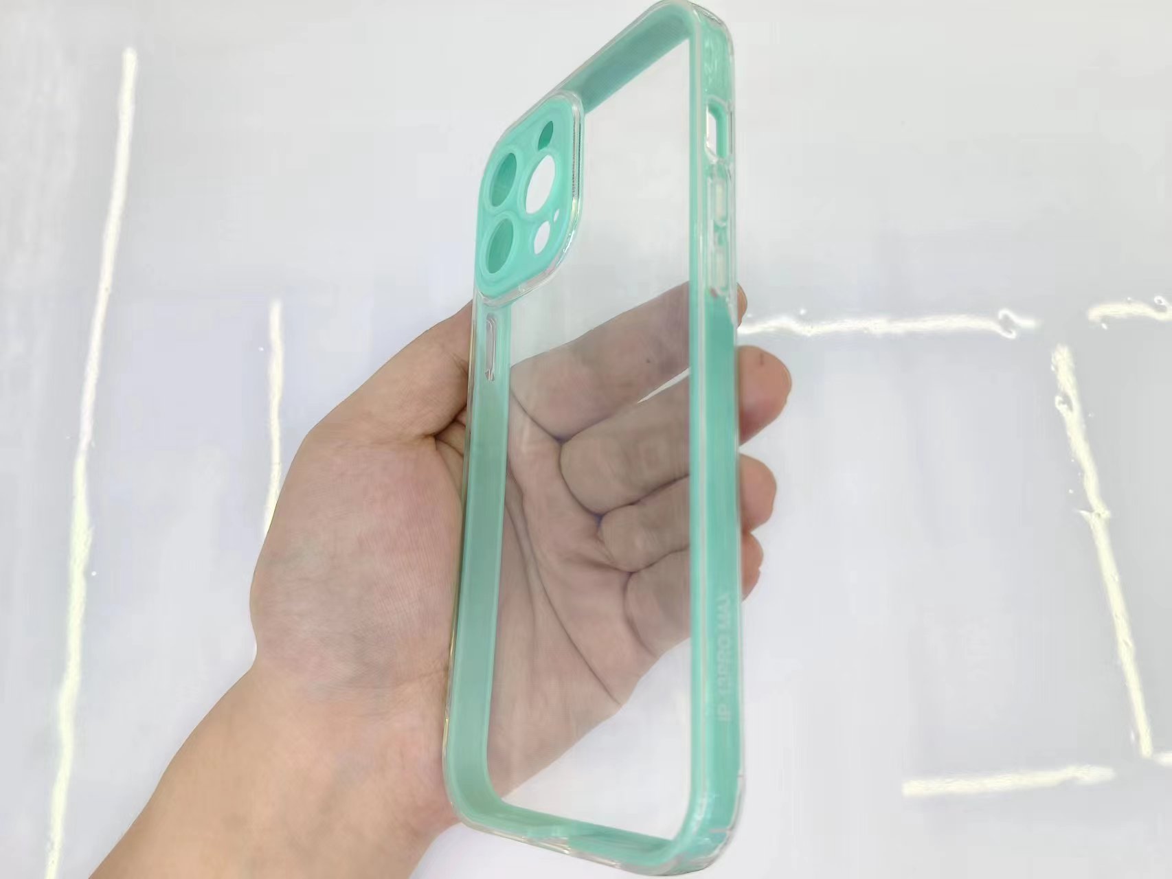 A transparent TPU phone case with a two-in-one color frame Application Scenario