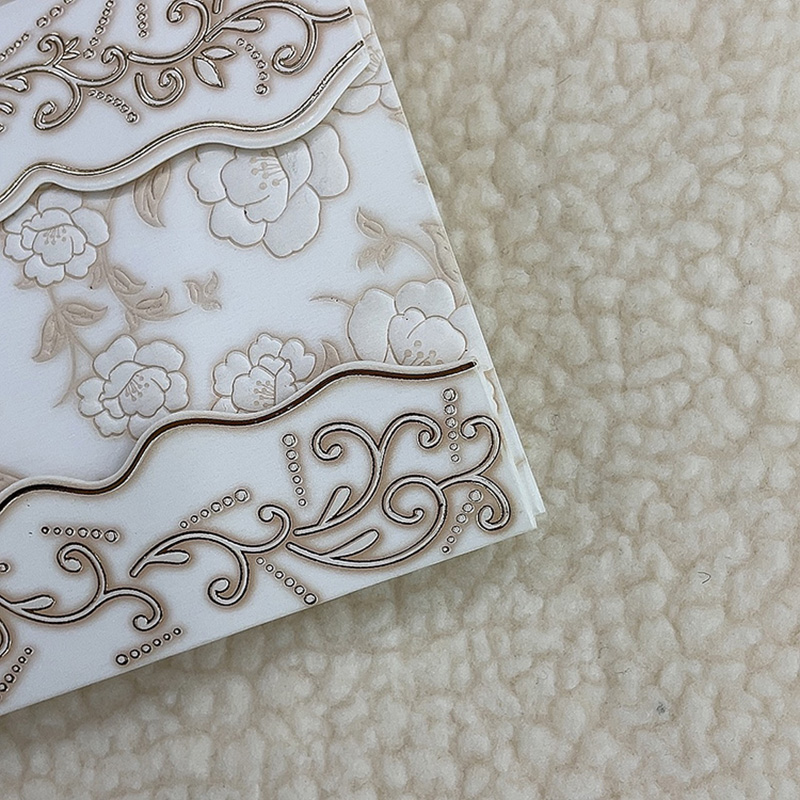 New high-end African and Central European style gilded, embossed, heart-shaped, hollowed-out long pull-out wedding invitations, letters, greeting cards and invitations in 2023. Factory direct sales with beautiful prices Application Scenario