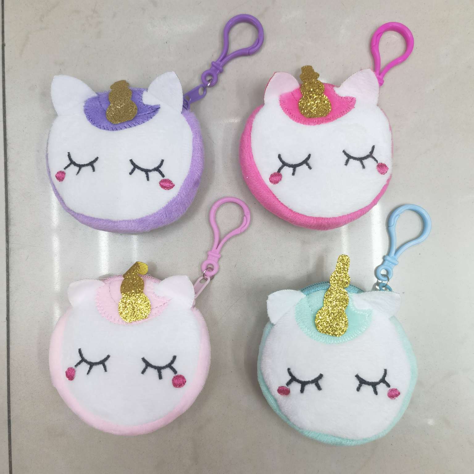 独角兽毛绒零钱包8cm，厂家直销批发，超值儿童节礼物，不仅可装零钱，还可收纳耳机，限时抢购，错过你会后悔！