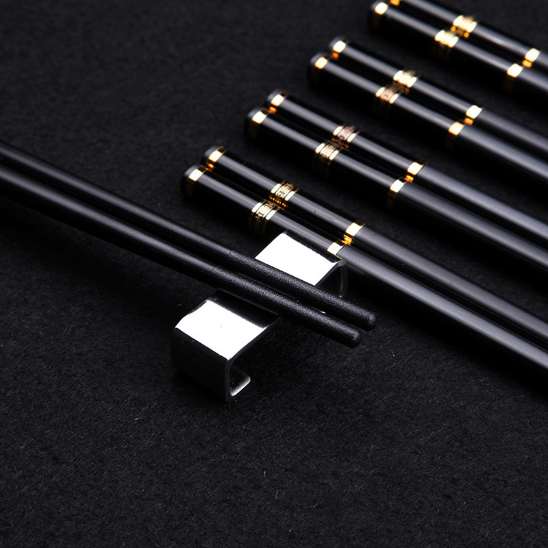 网红筷子，金属筷子白底实物图
