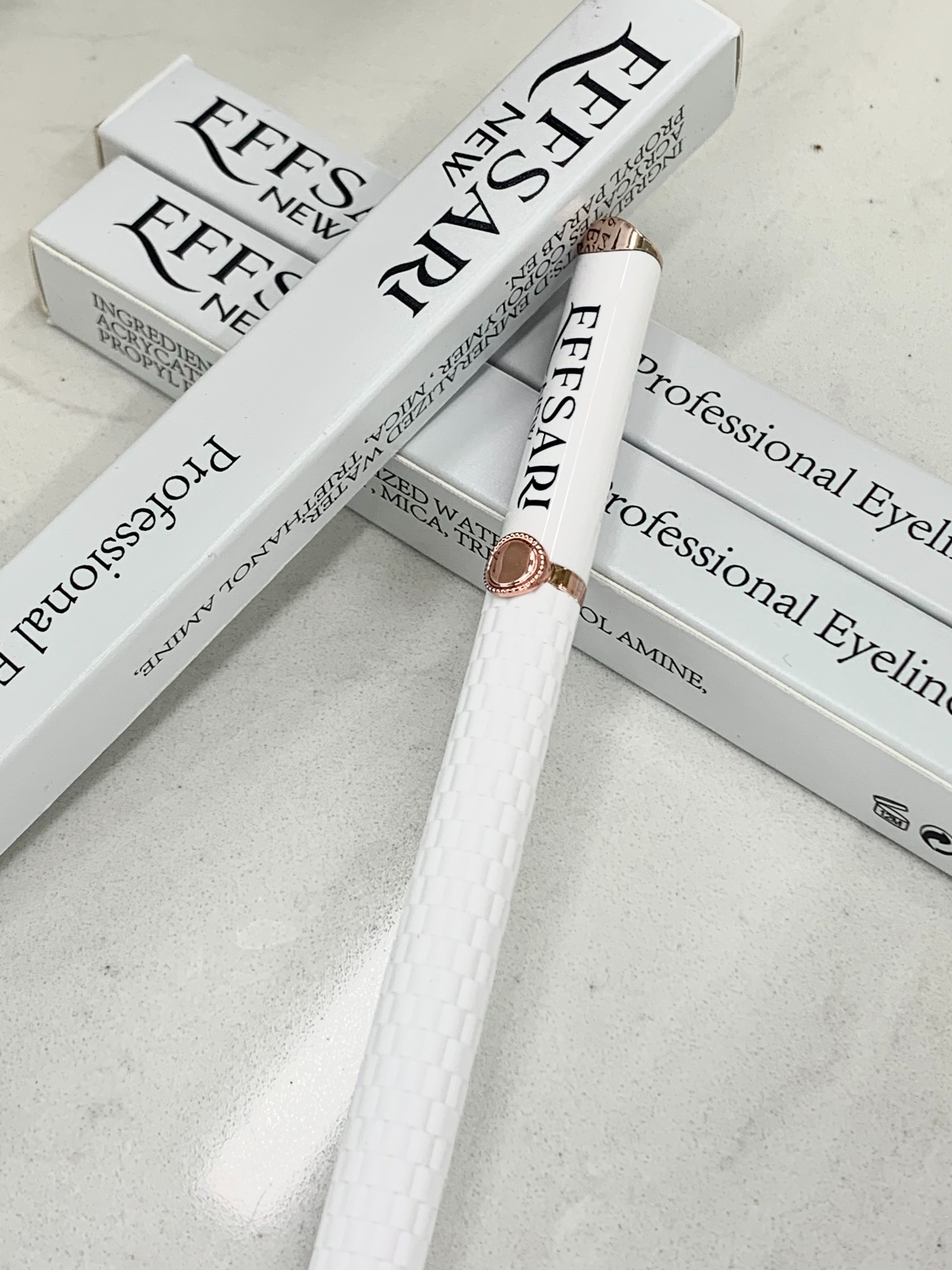 New Products In The Market! Durable Non-Smudging Eyeliner, A Stroke Of Easy To Draw The Electric Eye, Flash Sale, Do Not Buy You Will Regret! Item Picture