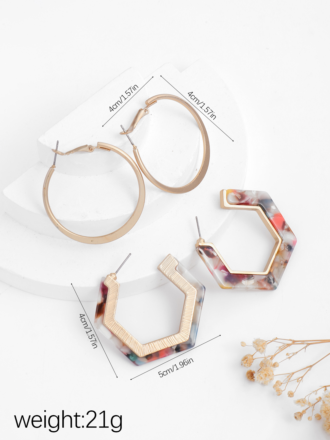 A pair of fashionable and individual multi-polygonal acrylic acetate sheet earrings from Europe and America details Picture