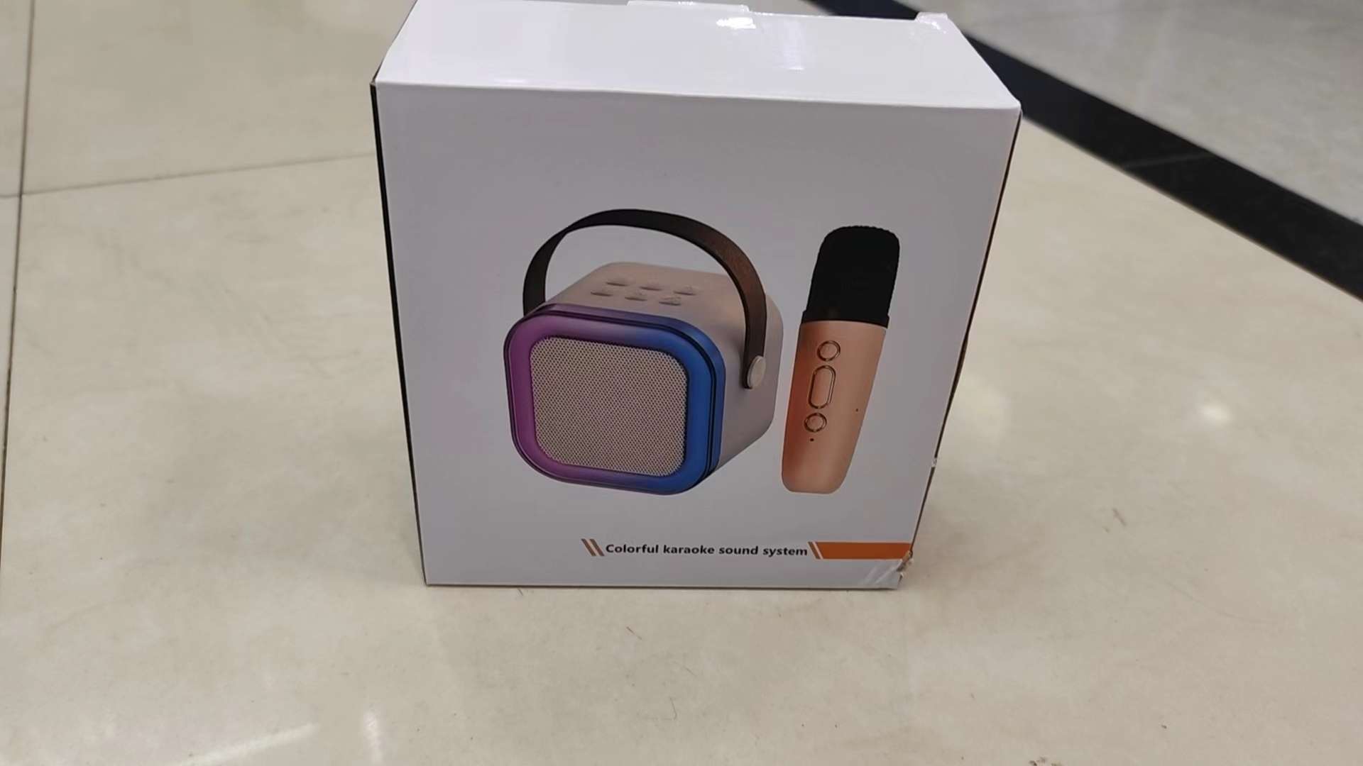 Microphone, Bluetooth speaker, wireless Bluetooth audio system, karaoke set speaker, home karaoke audio system Application Scenario