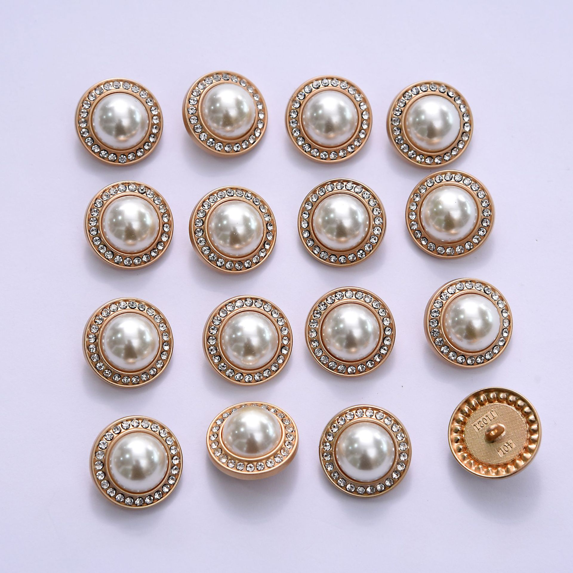 Weissing Buttons Metal Buttons Round High-End Suit Coat Coat Coat Buttons High Foot Hand Stitched Buttons Alloy Buttons Custom Application Scenario