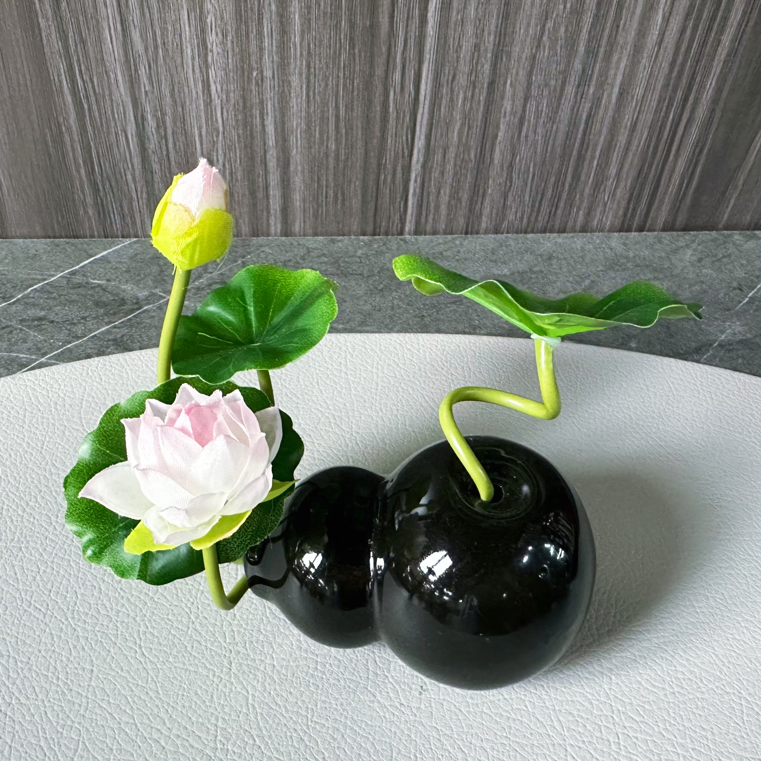 Gourd lotus decorative flower artificial flower dining table top display decoration, hotel tableware, restaurant, banquet use Specification image