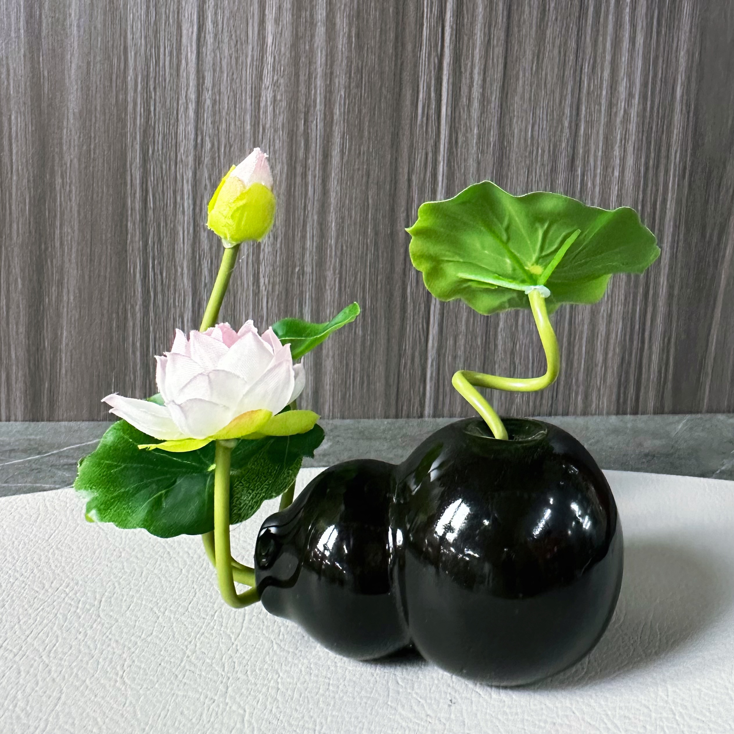 Gourd lotus decorative flower artificial flower dining table top display decoration, hotel tableware, restaurant, banquet use