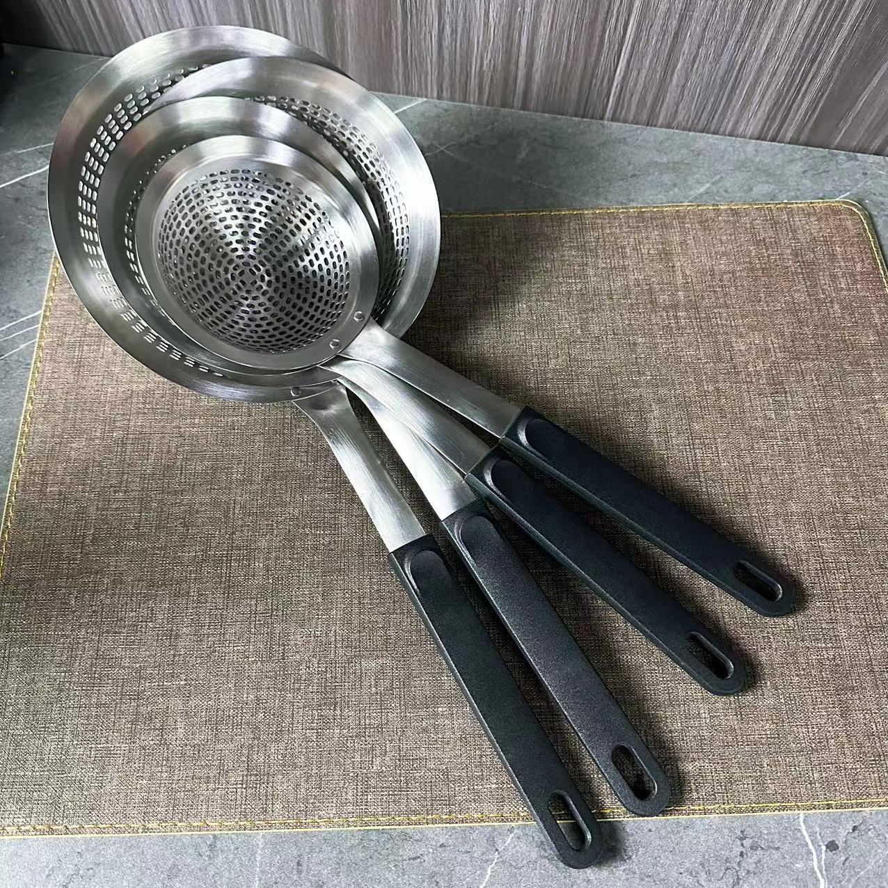 304 stainless steel nylon handle coarse-hole strainer 12/14/16/18cm hotel kitchen cookware and tableware for commercial use Specification image