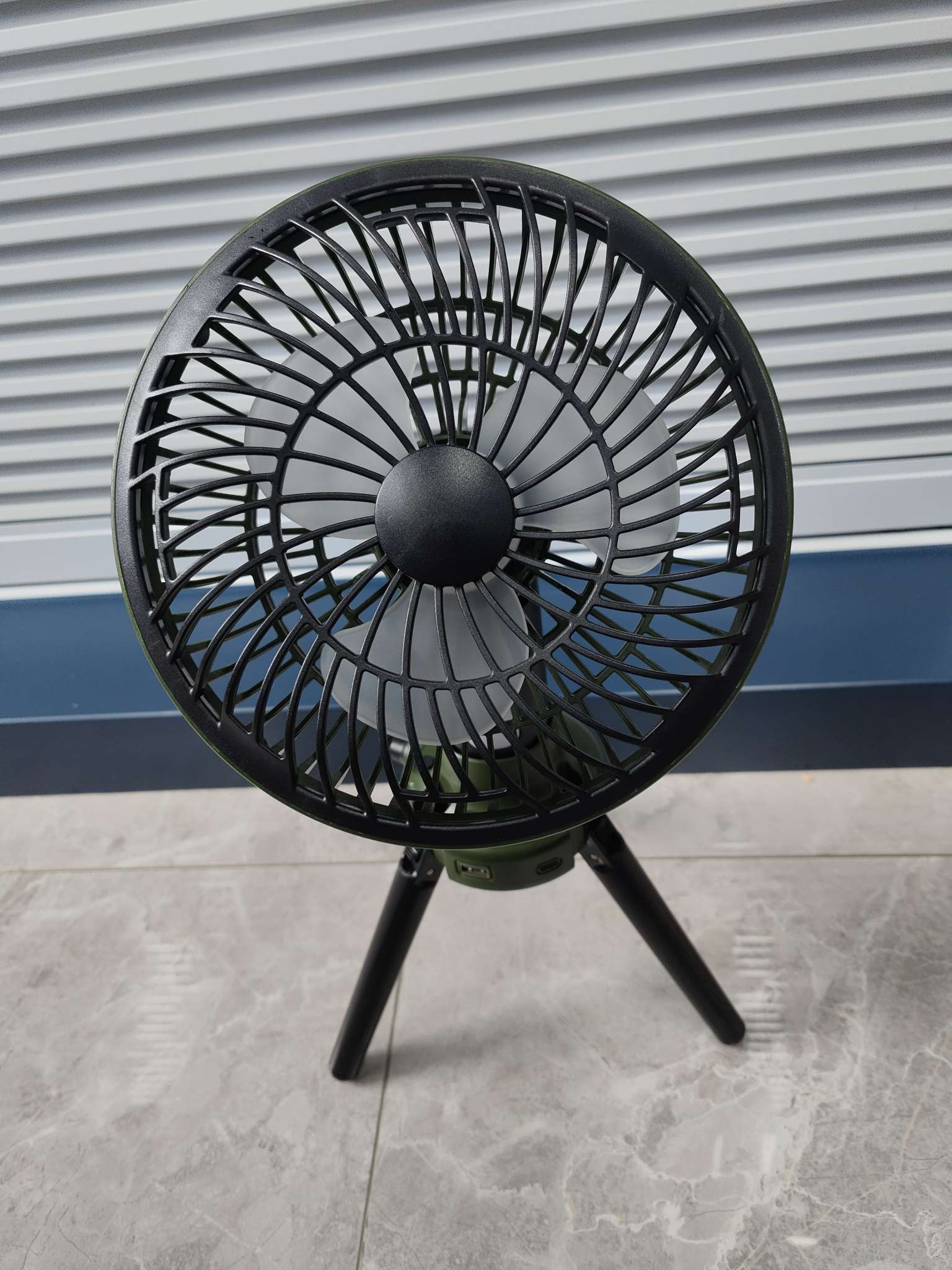 The Lamp Fan Is Cool And Bright Item Picture