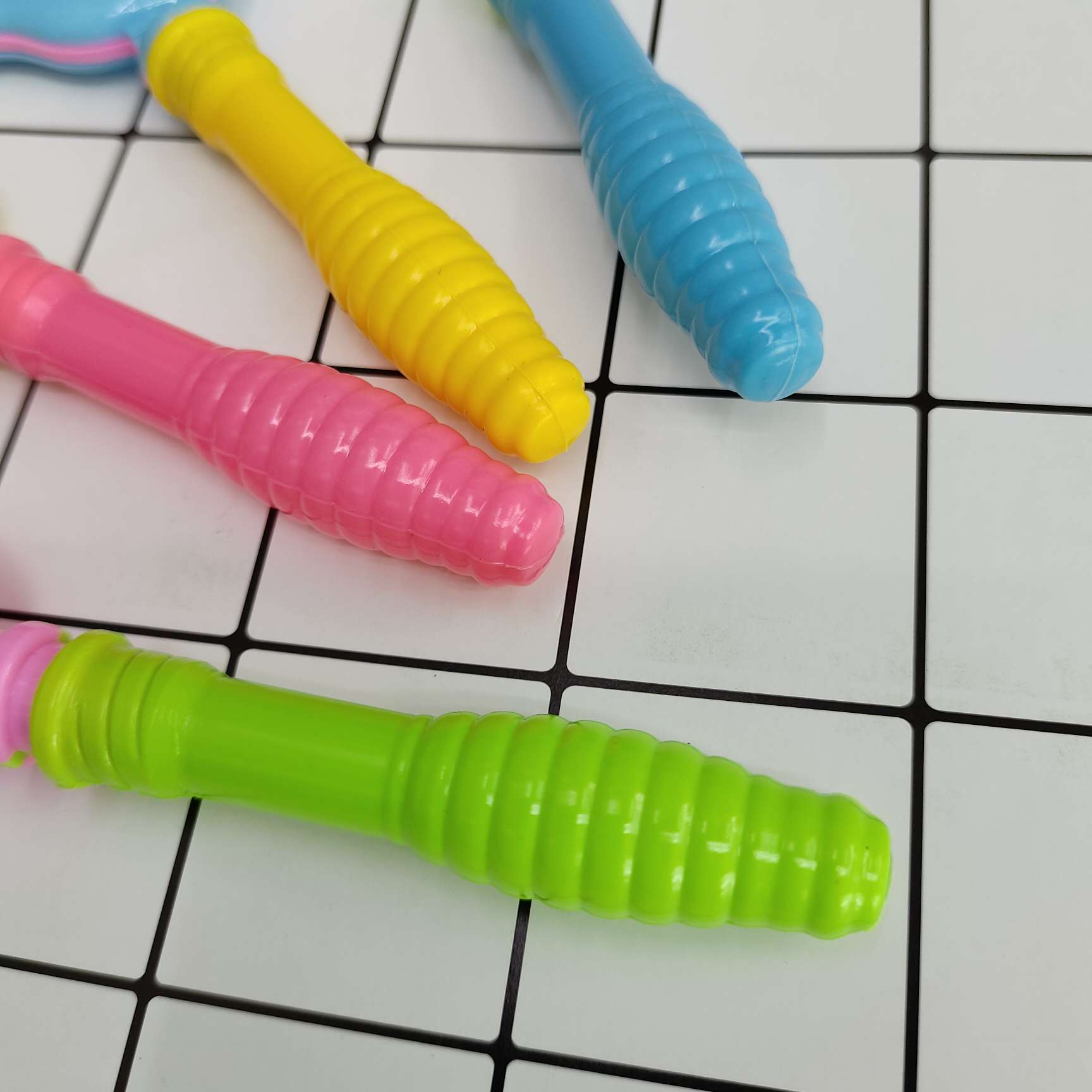 新款摇铃拍手响铃混色幼儿活动运动赠品挂板配件厂家直销批发热卖详情图2