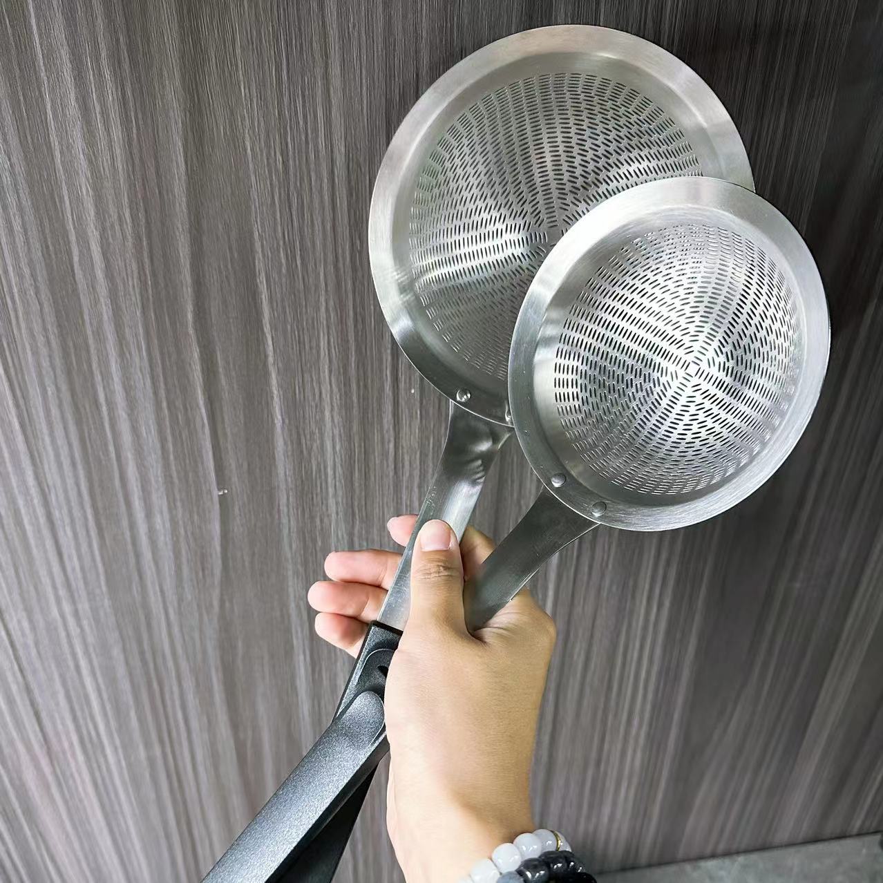 304 stainless steel nylon handle fine-hole strainer 12/14/16/18cm hotel kitchen cookware and tableware for commercial use details Picture