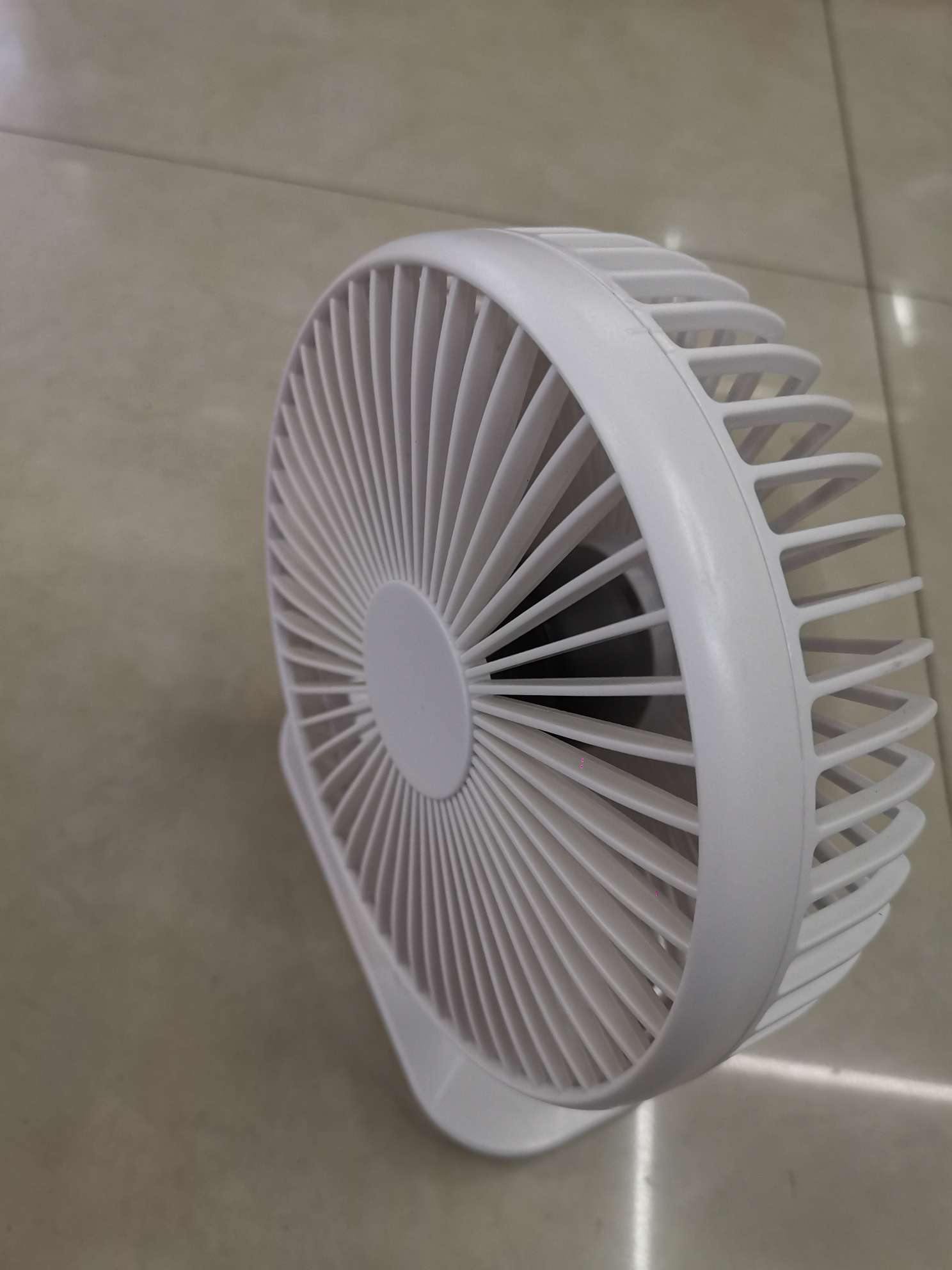 مروحة الهواء الصغيرة المنضدية المنضدية، المنزلية المنزلية، على طاولات ذات طاقة الرياح الكبيرة المصغرة في أسرّة إقامة الطلاب المحمولة على طاولات الشحن من طراز USB في المكتب الصغير للمروحة المكتبية detail image 2