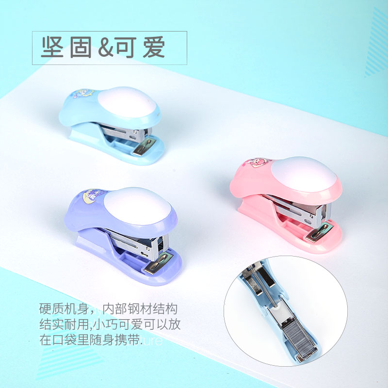 Weibo Cute Mini Cartoon Stapler Set, Office Binding machine, Student small portable stapler, stapler Application Scenario