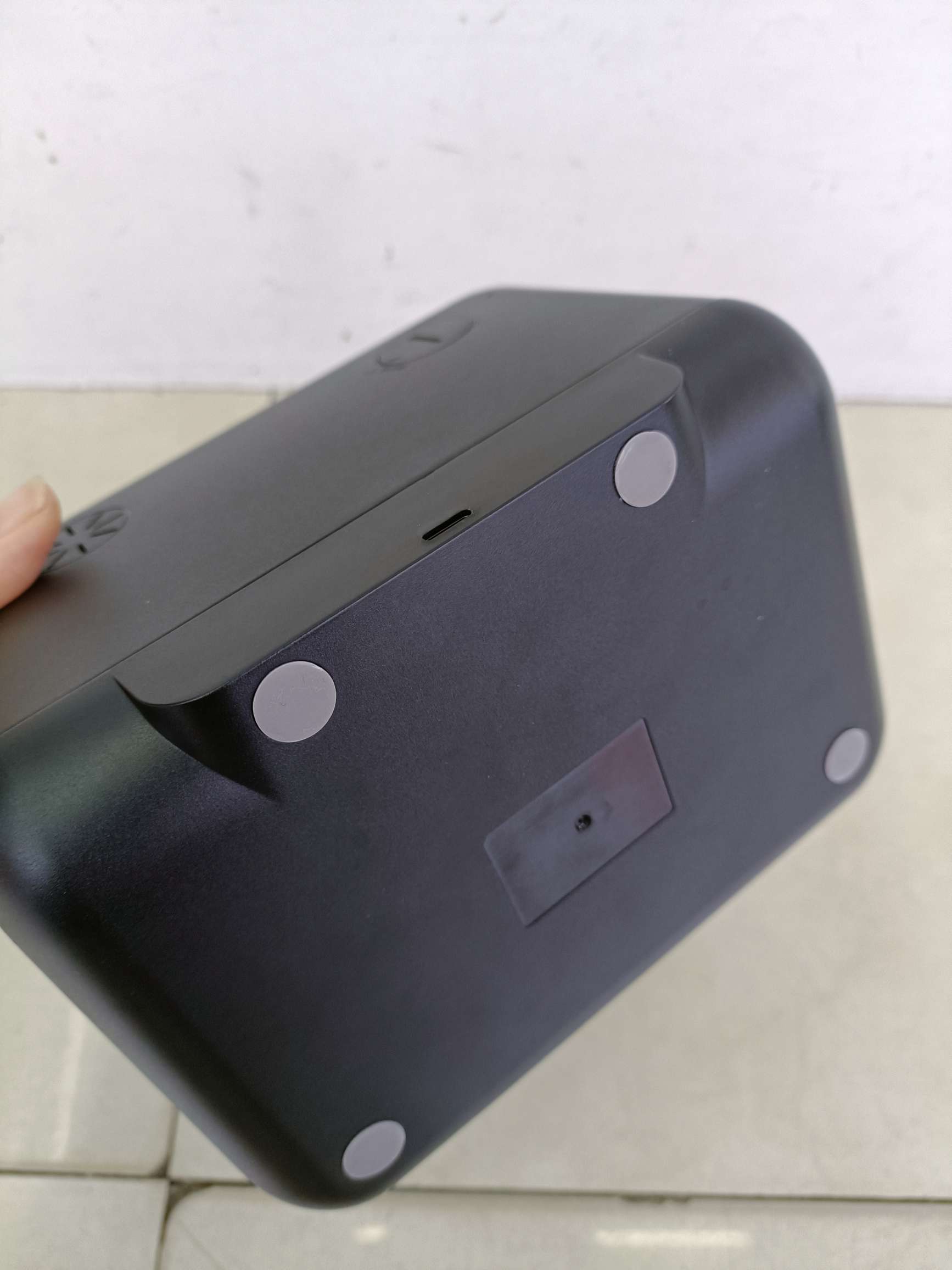 Split clock wireless charging mobile phone wireless charging 15W Application Scenario