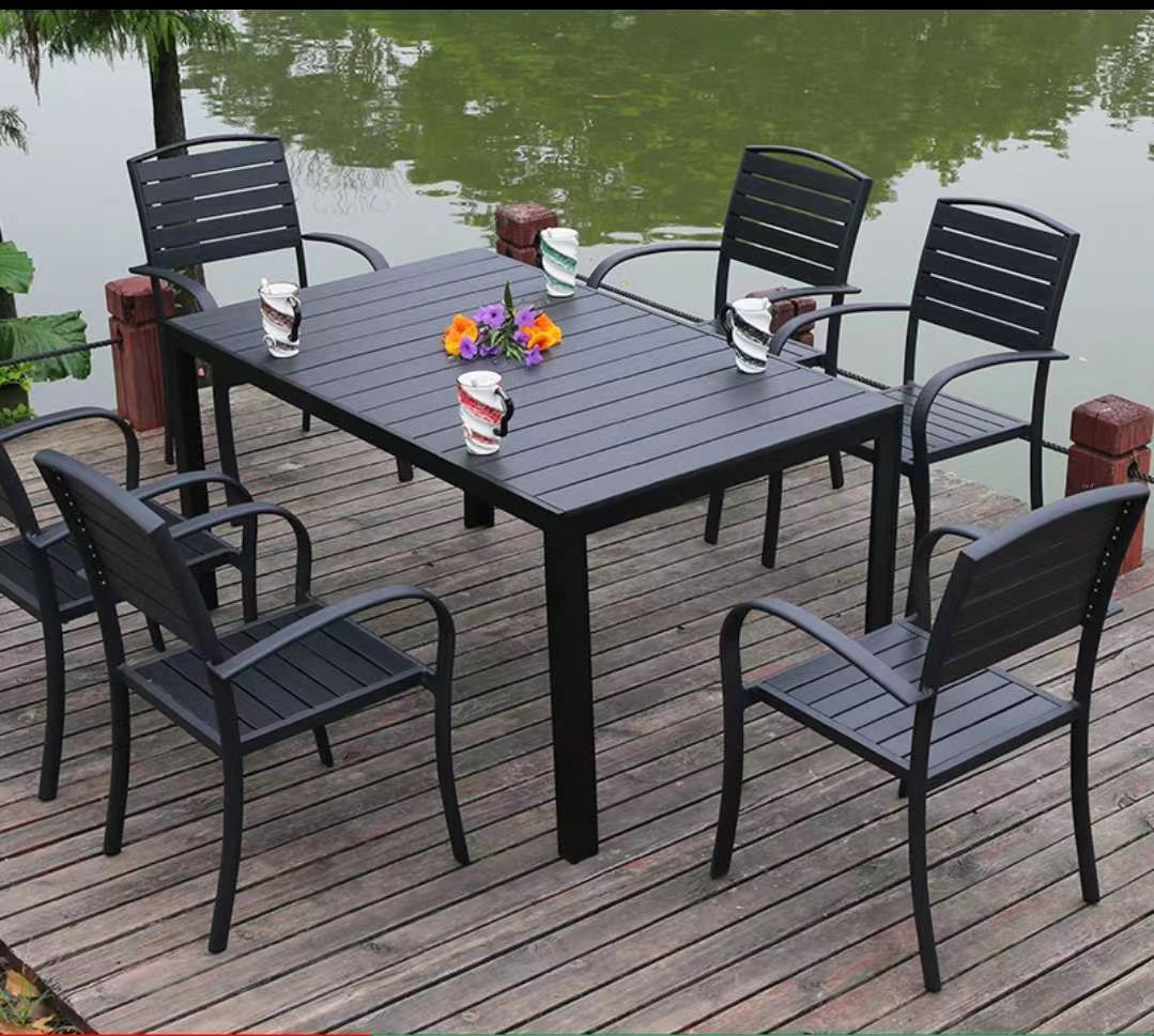 藤编桌椅实物图