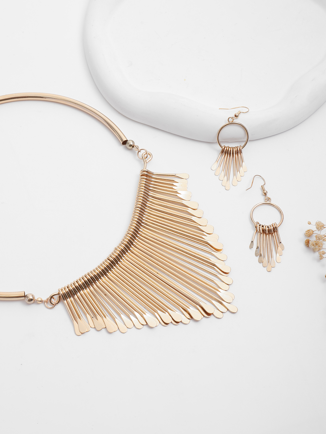 Wholesale of new luxury and fashionable brand gold, simple and elegant, multi-layer tassel women's necklace sets for foreign trade from Europe and America Specification image