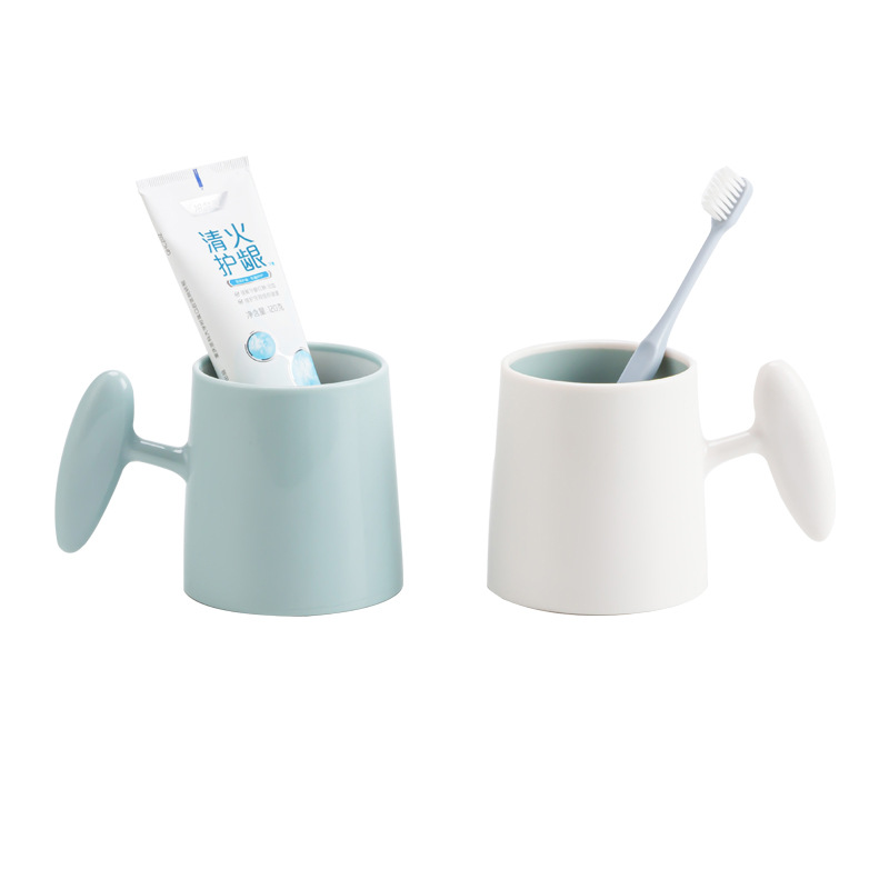 S87-7328 Creative Grip Cup, two-color Brushing cup, Simple mouthwash Cup, Plastic portable washbasin cup, Water cup Application Scenario