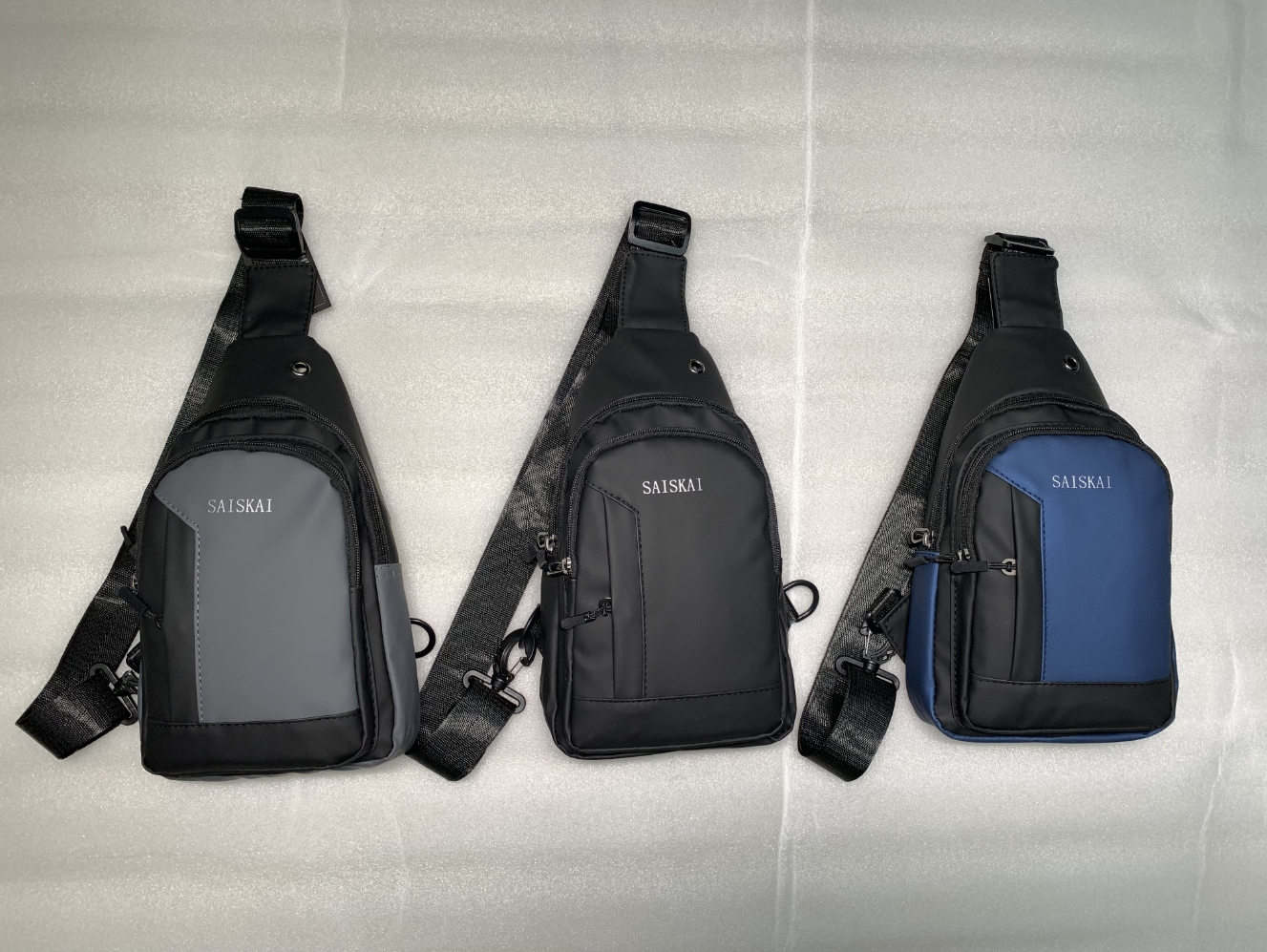 Essential for men! Fashionable chest bag, lightweight and portable, multi-functional, high-quality waterproof design, fashionable and durable, comfortable to wear, limited-time purchase now!