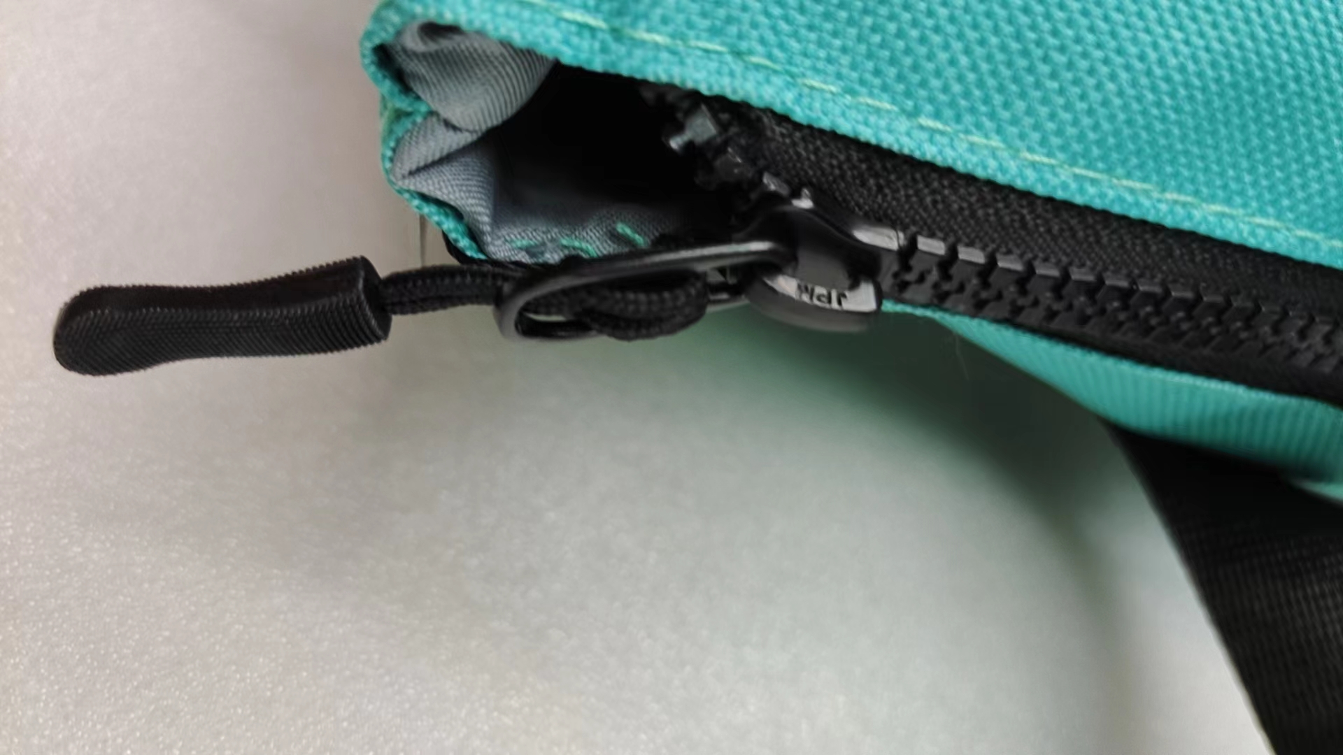 Limited-time flash sale! Fashionable and trendy large-capacity backpack, comfortable and durable, multi-functional design, high-quality materials, simple and fashionable, light and portable, waterproof and dustproof, fashionable and versatile! details Picture