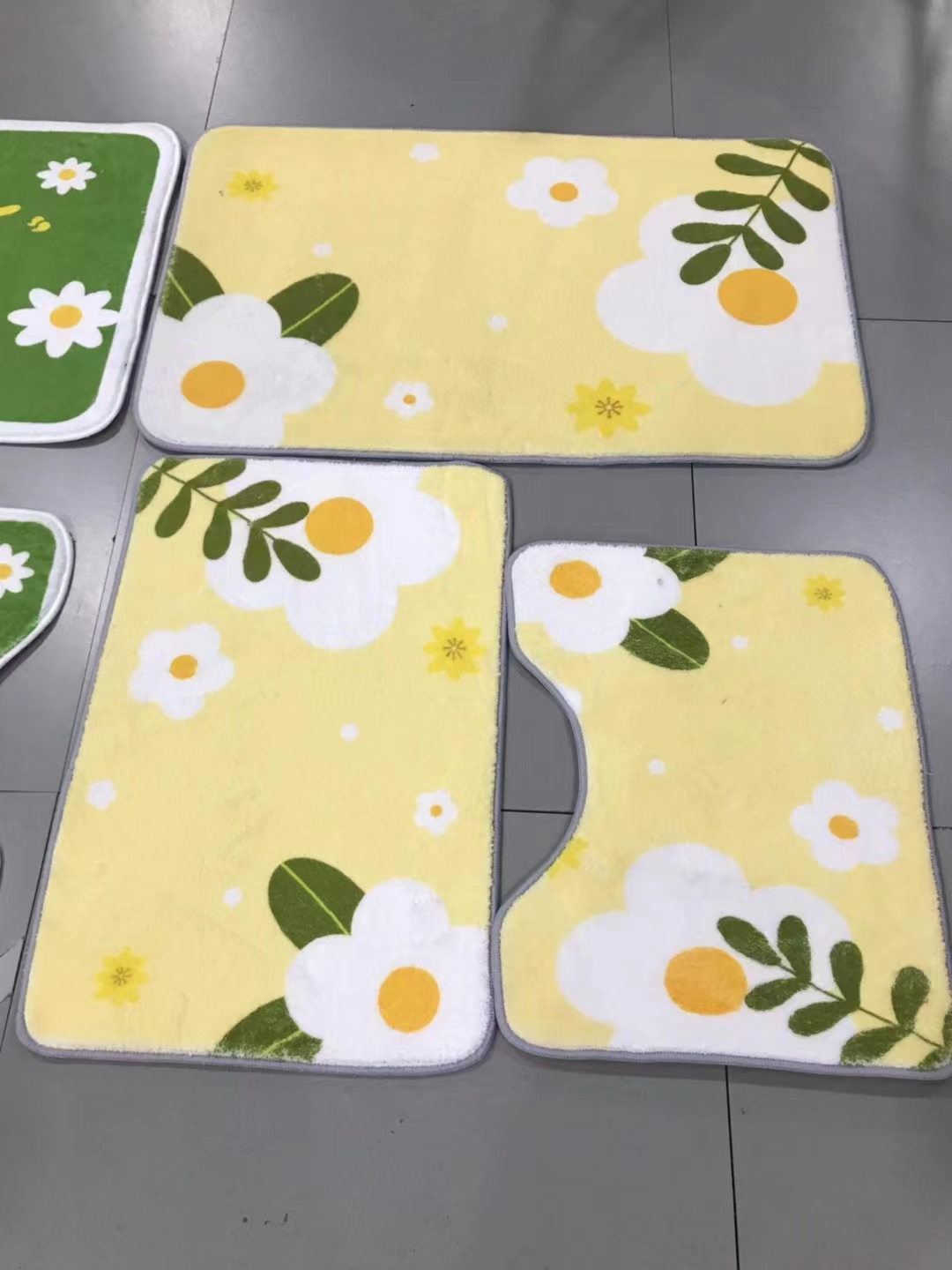 Imitation cashmere printed toilet set, bathroom 3-piece set, floor mat, carpet, anti-slip mat, household bathroom anti-slip mat, with multiple patterns, good product quality, size 50*80CM series Item Picture