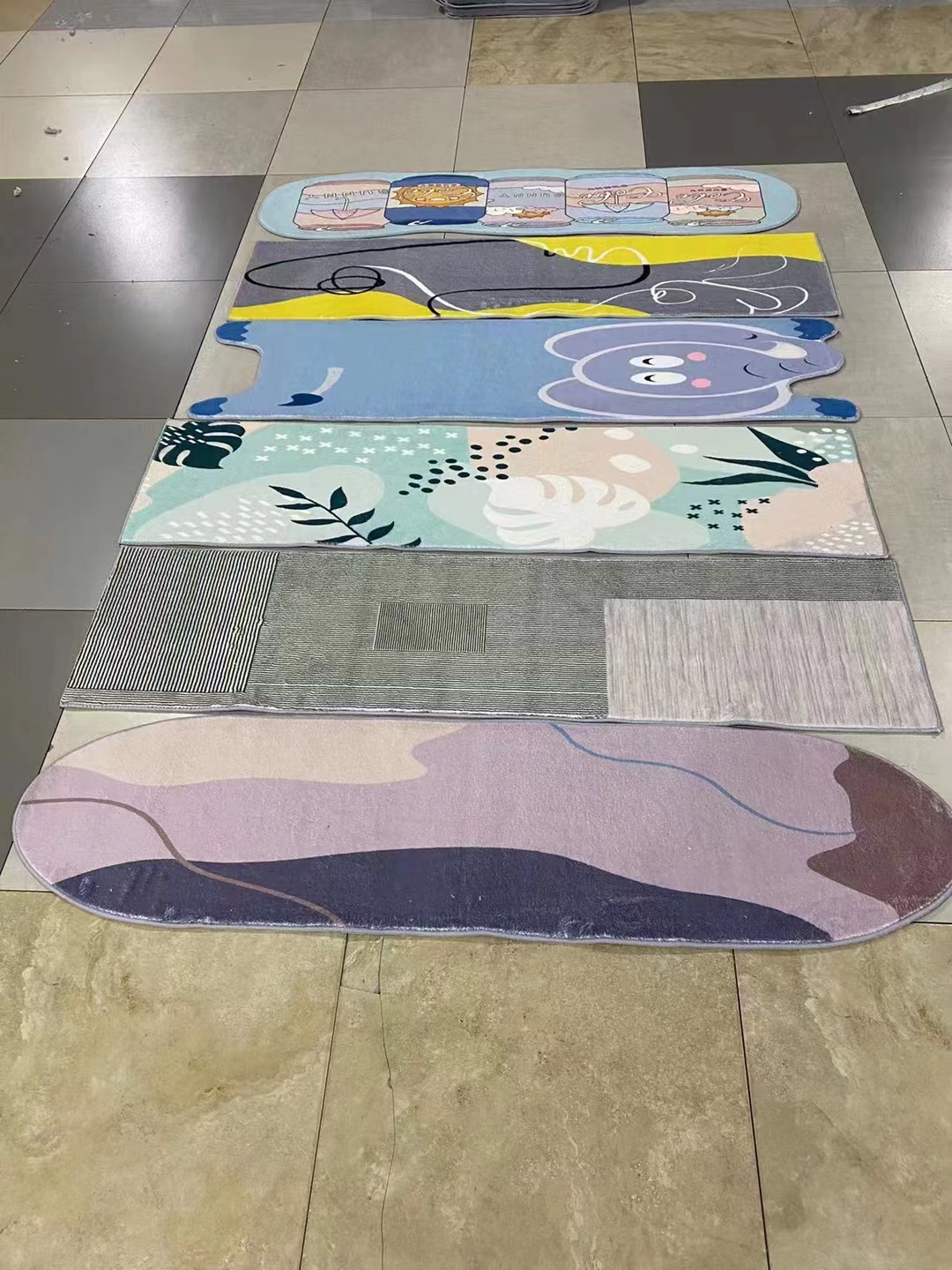 Imitation cashmere printed carpet, long strip bedside mat carpet, bedroom carpet, cartoon floor mat, children's bedside anti-slip mat, with multiple cartoon patterns and geometric patterns, good product quality, size 50*100CmM Item Picture
