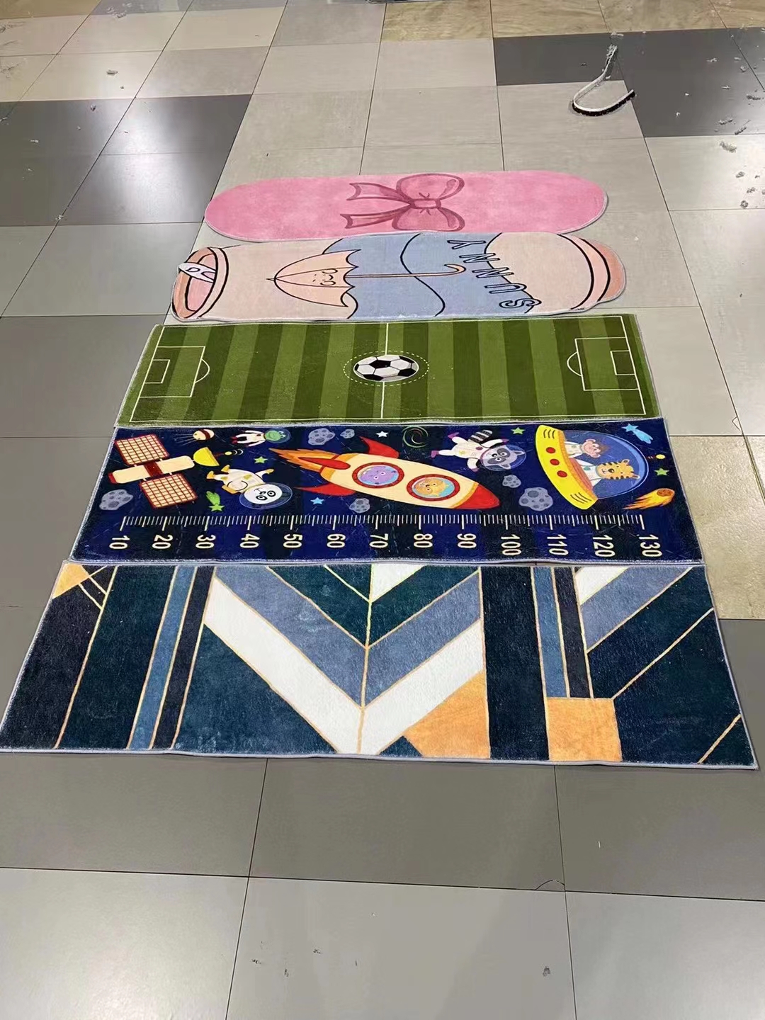 Imitation cashmere printed carpet, long strip bedside mat carpet, bedroom carpet, cartoon floor mat, children's bedside anti-slip mat, with multiple cartoon patterns and geometric patterns, good product quality, size 50*100CmM details Picture