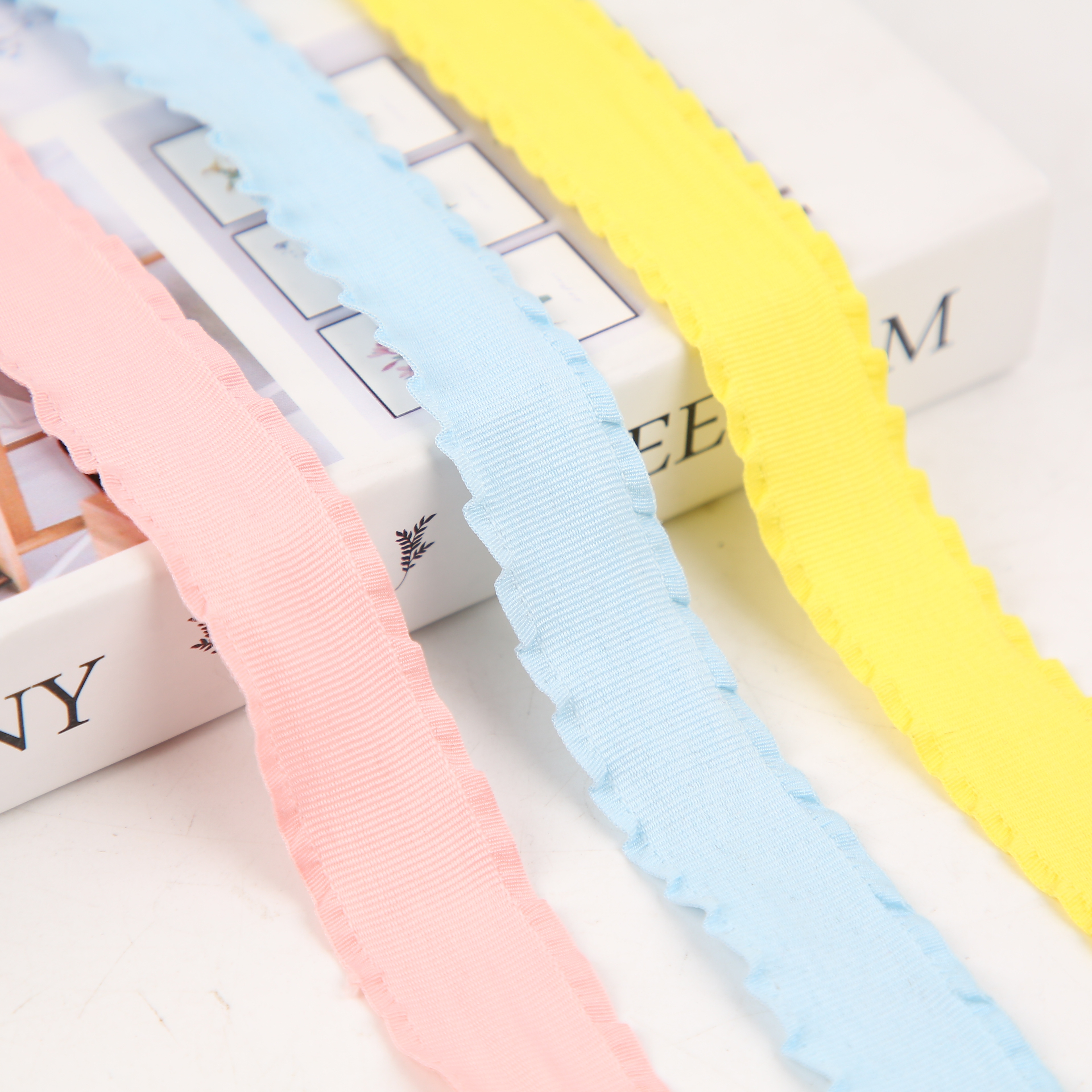 4Cm Linen High Grade Fishtail Ribbon Texture Ruffled Embroidery Snow Gauze Baking Cake Ruffled Edge Ribbon