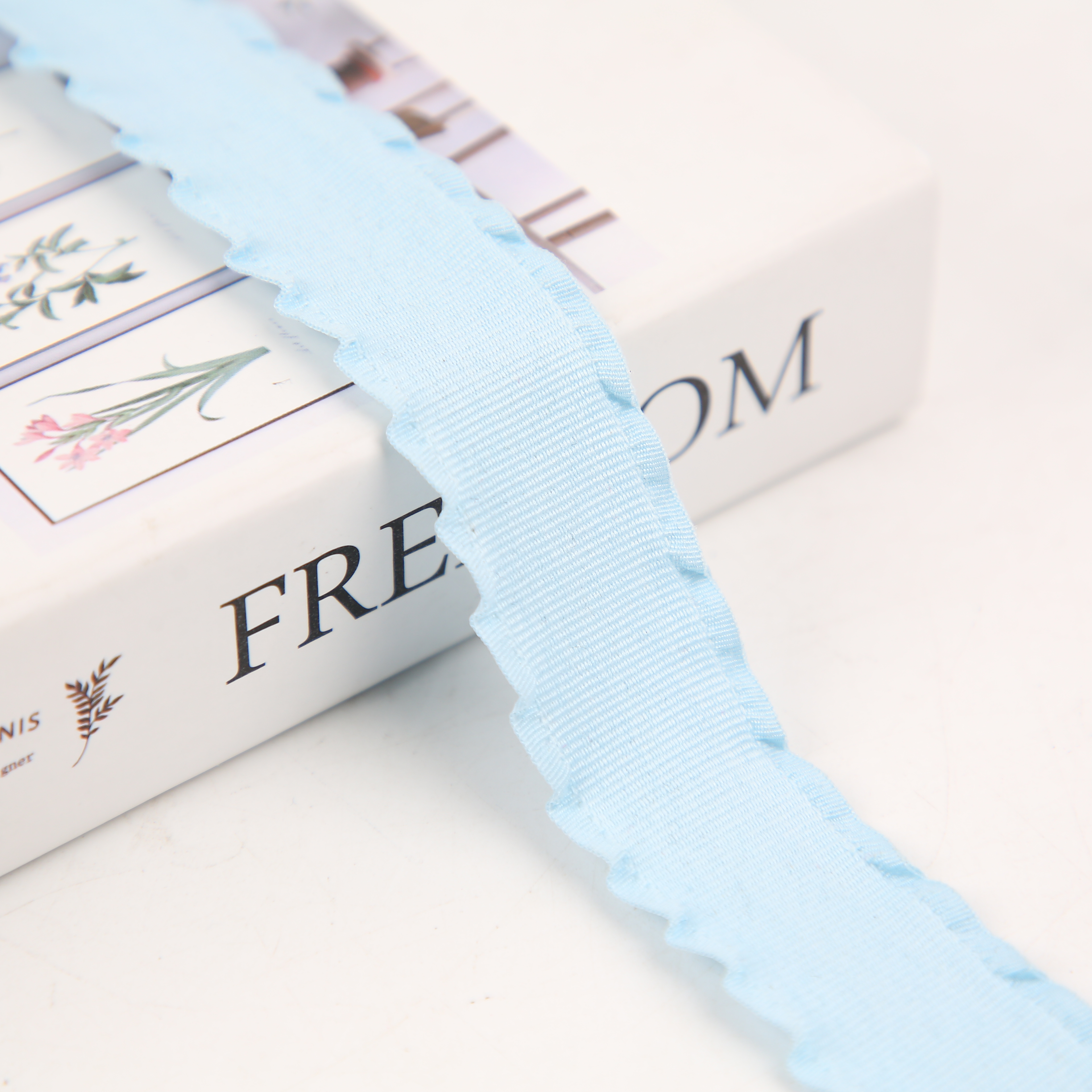 4Cm Linen High Grade Fishtail Ribbon Texture Ruffled Embroidery Snow Gauze Baking Cake Ruffled Edge Ribbon Specification drawing