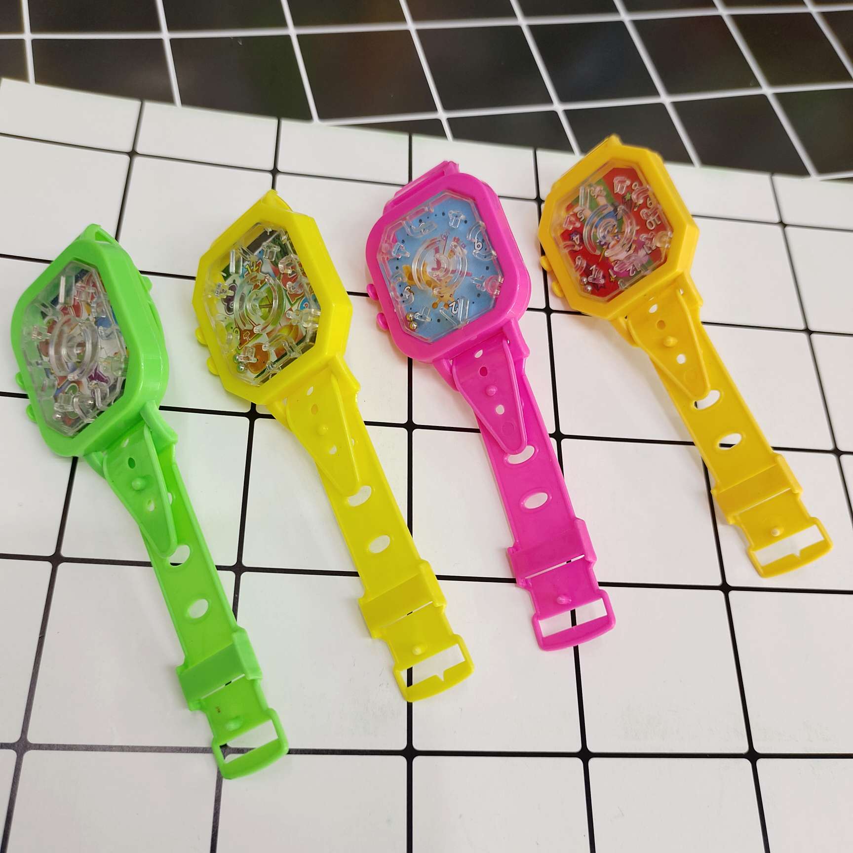 新款迷宫手表货款混色扭蛋挂板配件幼儿活动运动赠品厂家直销批发详情图2