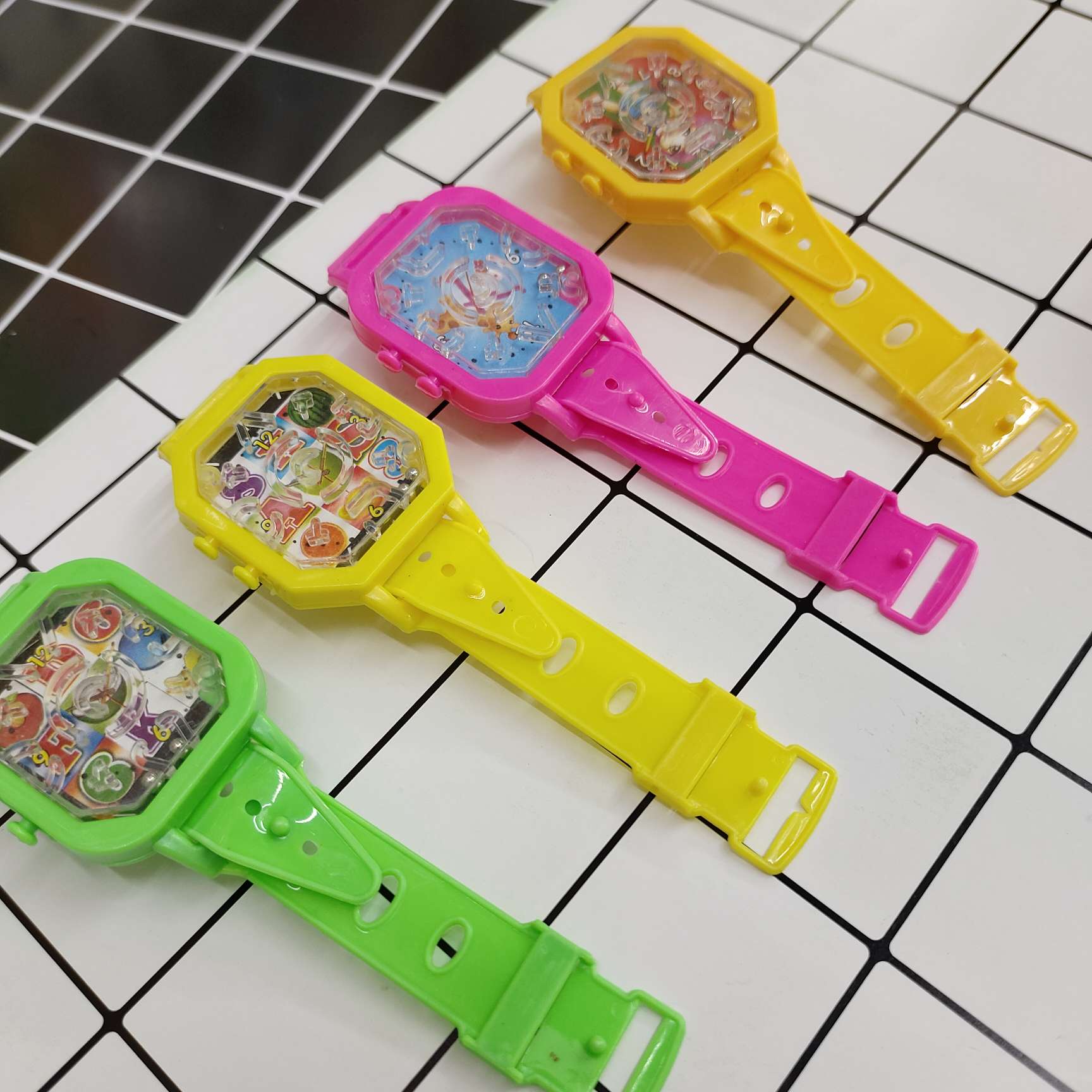 新款迷宫手表货款混色扭蛋挂板配件幼儿活动运动赠品厂家直销批发详情图6