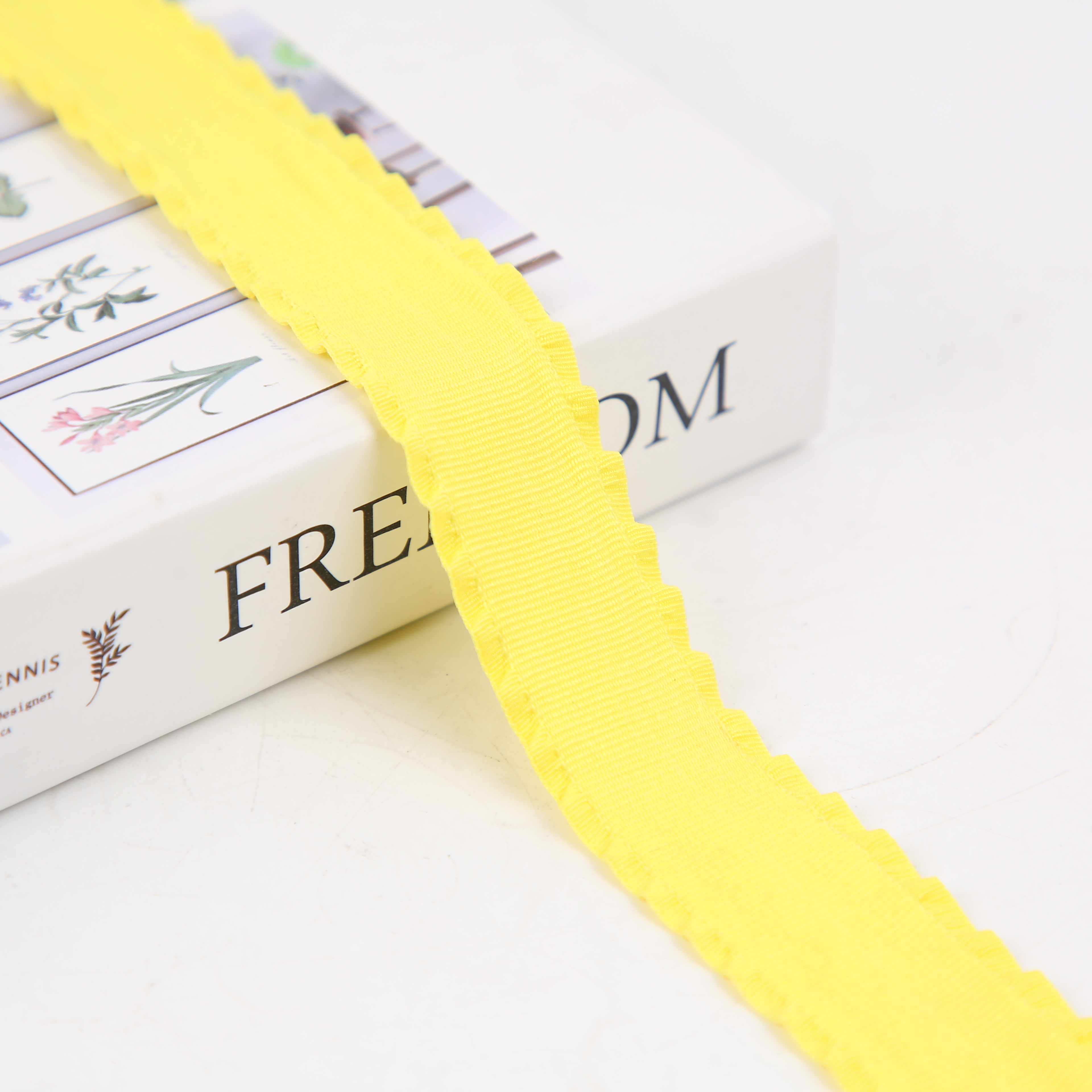 4Cm Linen High Grade Fishtail Ribbon Texture Ruffled Embroidery Snow Gauze Baking Cake Ruffled Edge Ribbon details Picture