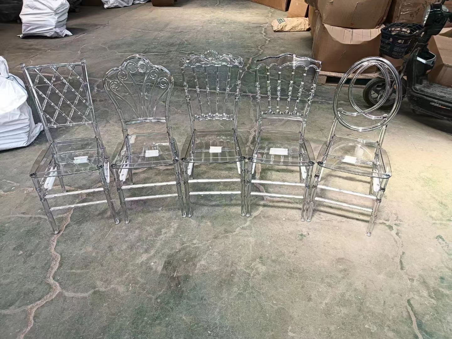 Outdoor wedding banquet chairs, transparent crystal chairs, PC acrylic chairs, bamboo joint backrest dining chairs, plastic stools. Outdoor wedding banquet chairs, transparent crystal chairs, PC acrylic chairs, bamboo joint backrest dining chairs details Picture