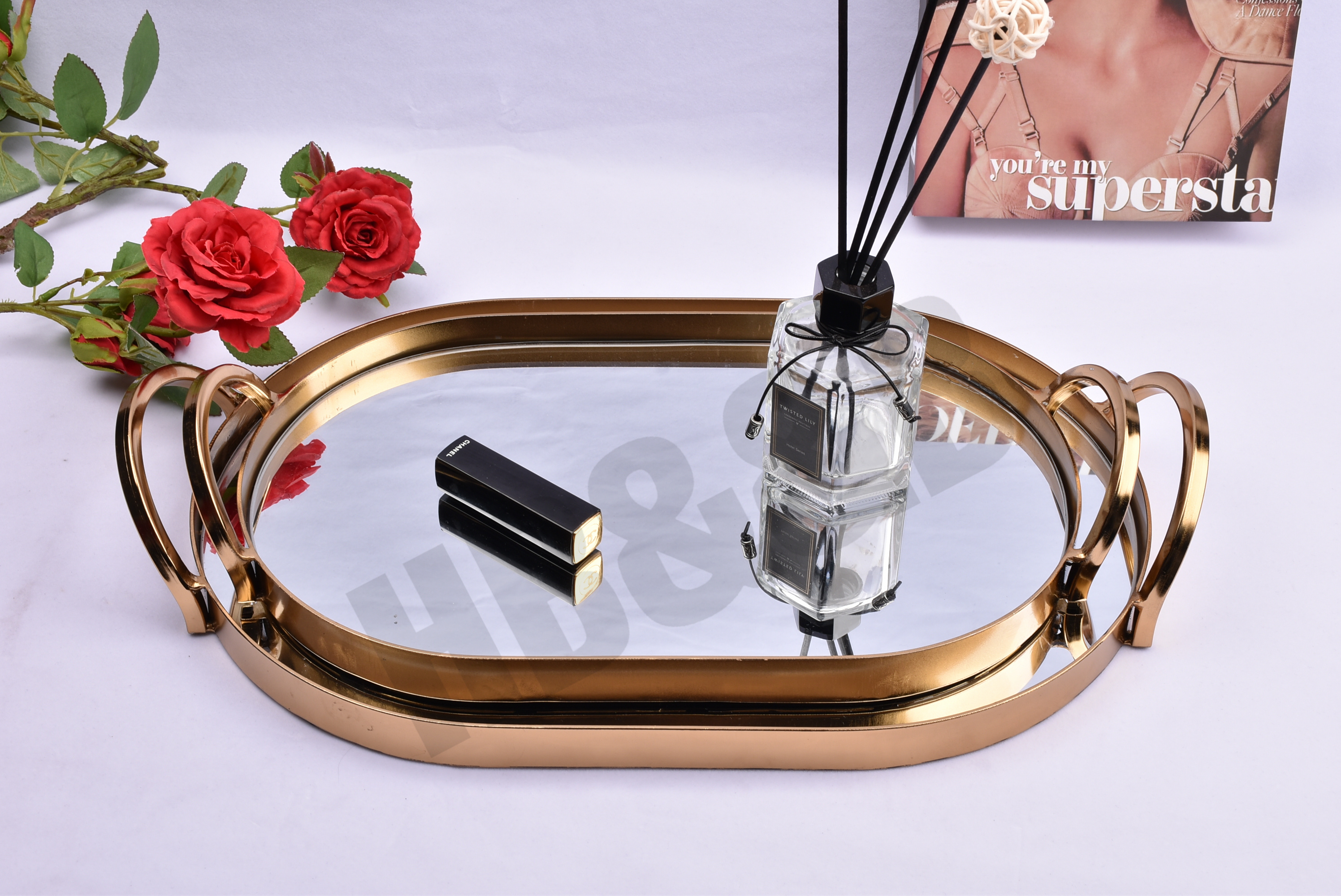 Nordic Light Luxury Metal Mirror Glass Tray Dressing Table Desktop Storage Sample Room Coffee Table Oval Tray Decoration Specification drawing