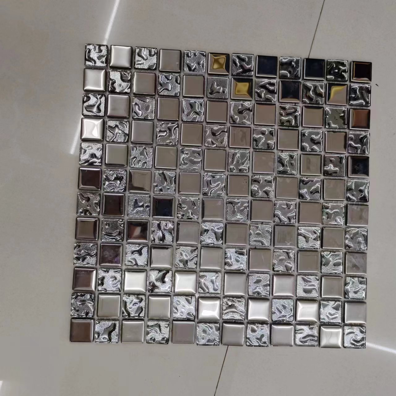 答案：水晶玻璃/马赛克瓷砖/电视背景/自粘墙贴/水池马赛克/游泳池马塞克白底实物图