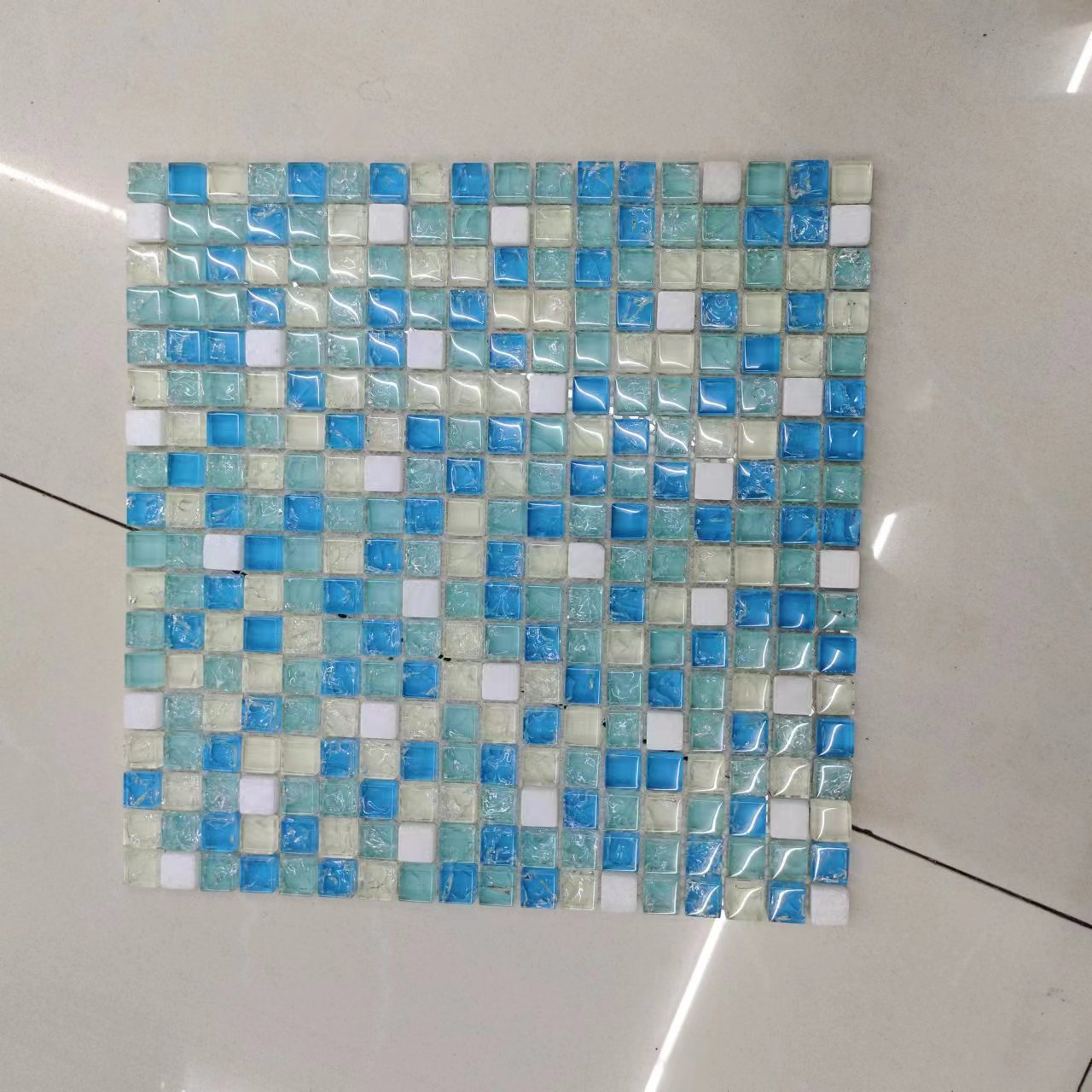 Crystal glass Mosaic tiles. Small TV background wall tiles, wall-mounted water pool, self-adhesive wall-mounted water pool, Mosaic, swimming pool, Mosaic Application Scenario