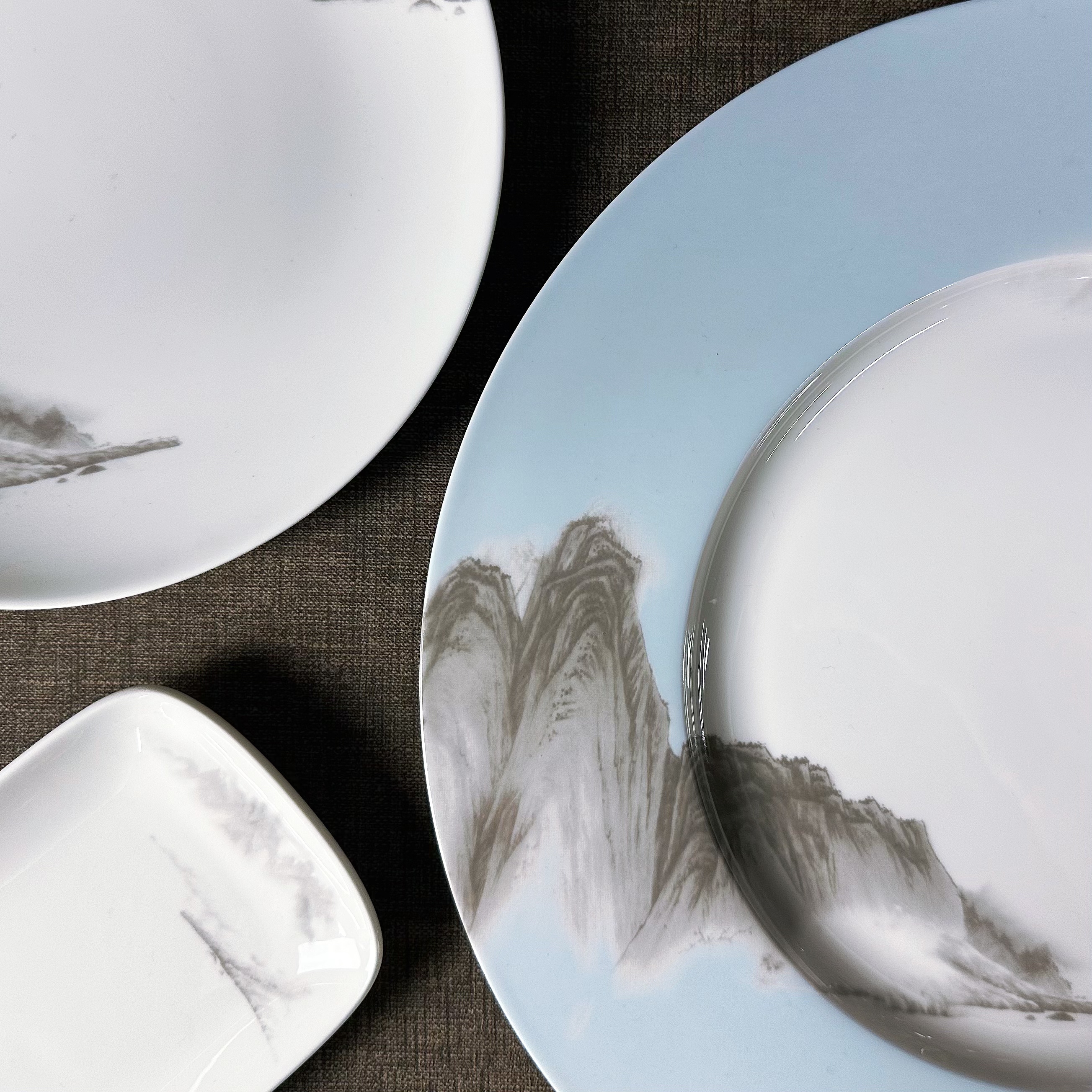 "Green Mountains and Clear Waters Series Ceramic Tableware Set of 12 pieces, Chinese ink-wash style, hotel, restaurant, banquet, commercial and household. details Picture