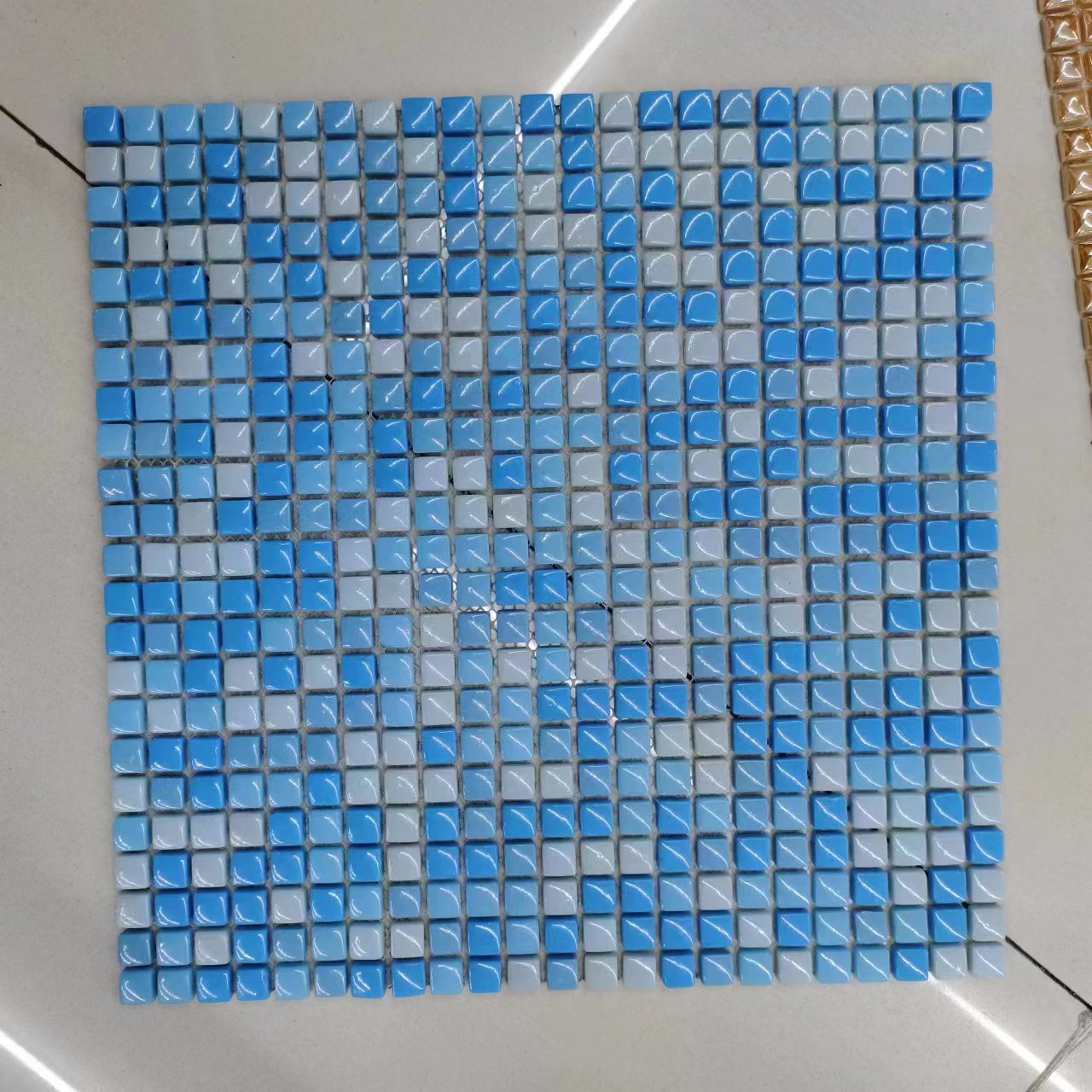 Crystal glass Mosaic tiles, small pieces of TV background wall tiles, wall tiling. Self-adhesive wall for water pool, water pool Mosaic, swimming pool Mosaic Crystal glass Mosaic tiles, small pieces of TV background wall tiles, wall tiling. Self-adhesive wall for water pool, water pool Mosaic, swimming pool Mosaic