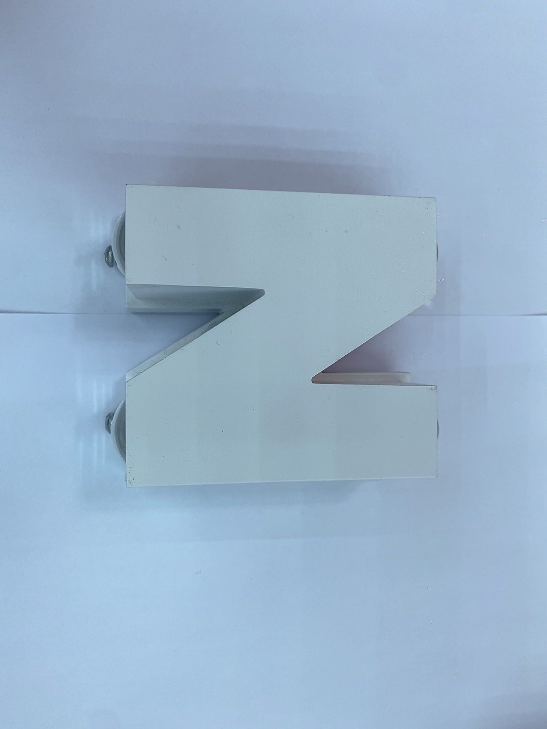LED设计形灯/N字形设计 /四个大容量灯光细节图