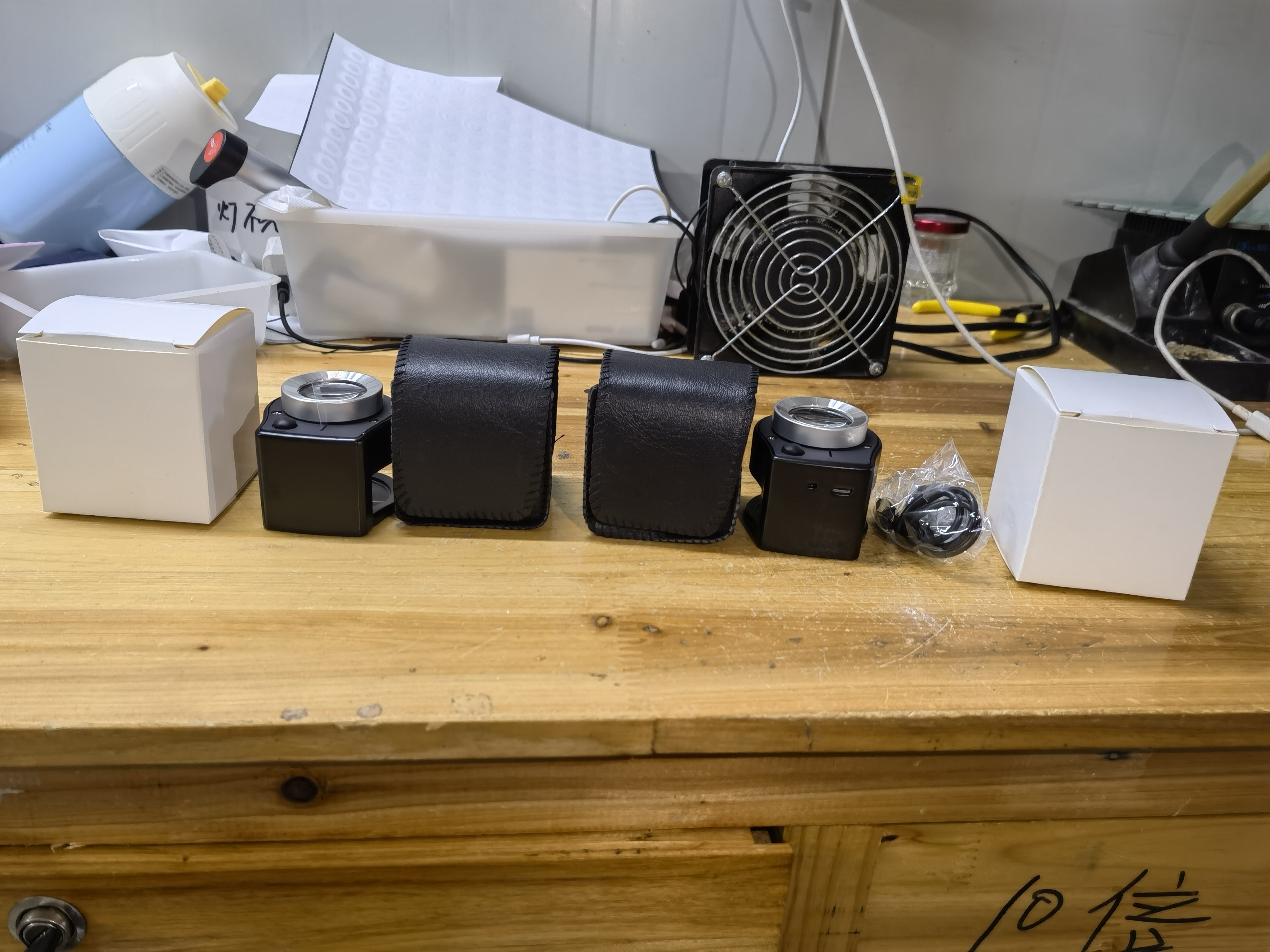 新款3个LED白光3个UV可验钞紫光小六灯黑色白色金属照布镜玻璃镜片皮套包装充电/电池款详情3