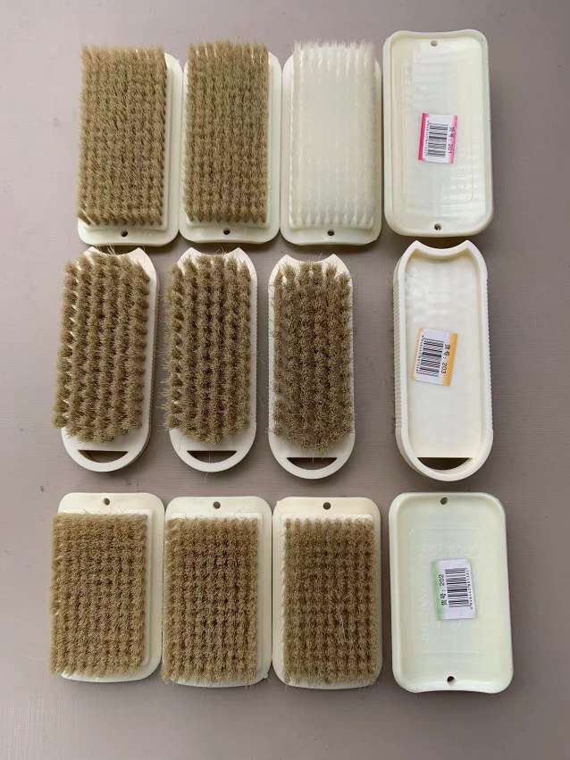 823# Long gray-beige brush, plastic laundry and cleaning brush detail image 11