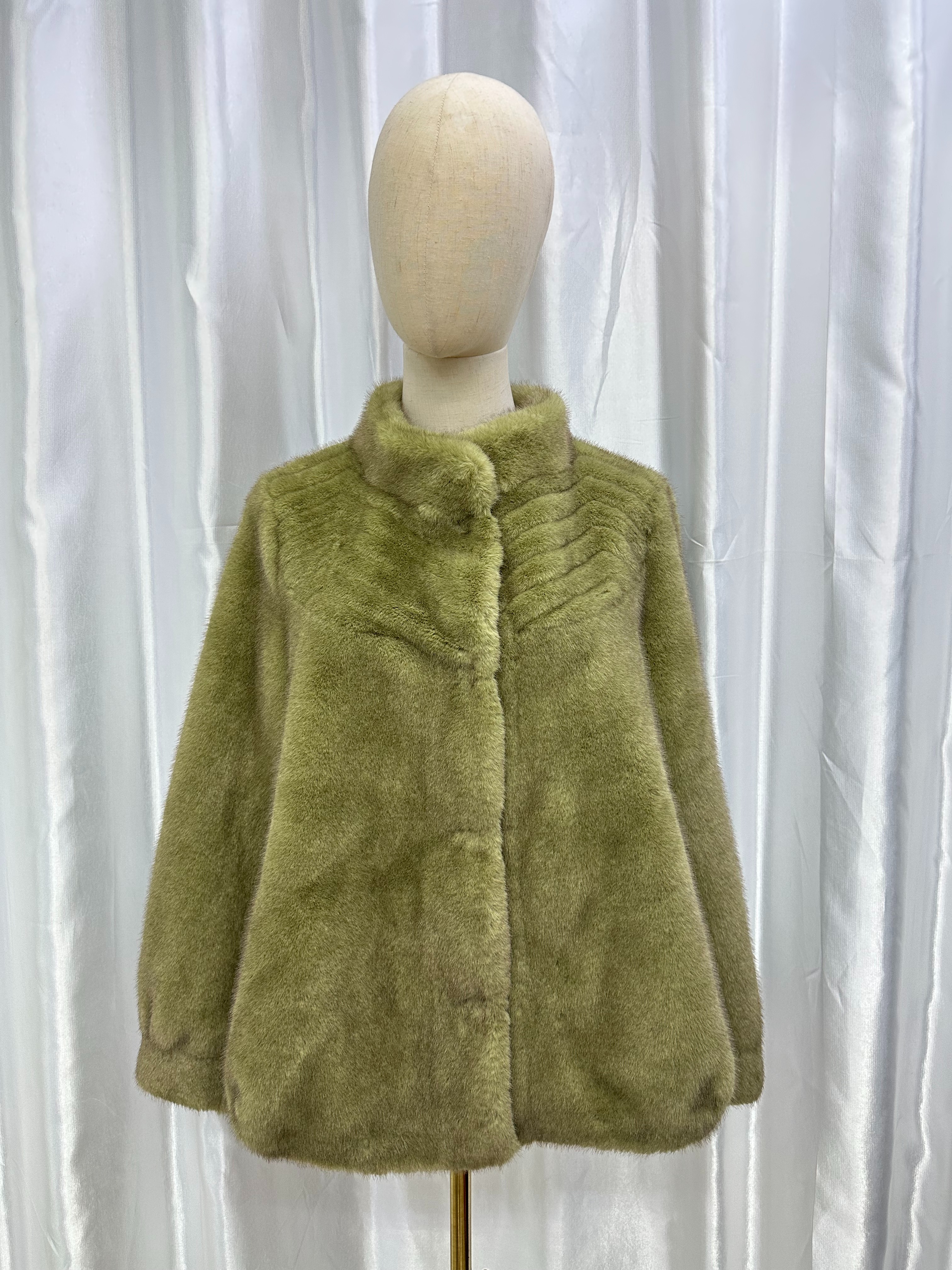 2023 New Women's Environmental Imitation Mink Coat Whole Mink Grass Coat Mink Hair Standing Collar Fur Short Korean Casual Slimming Application Scenario