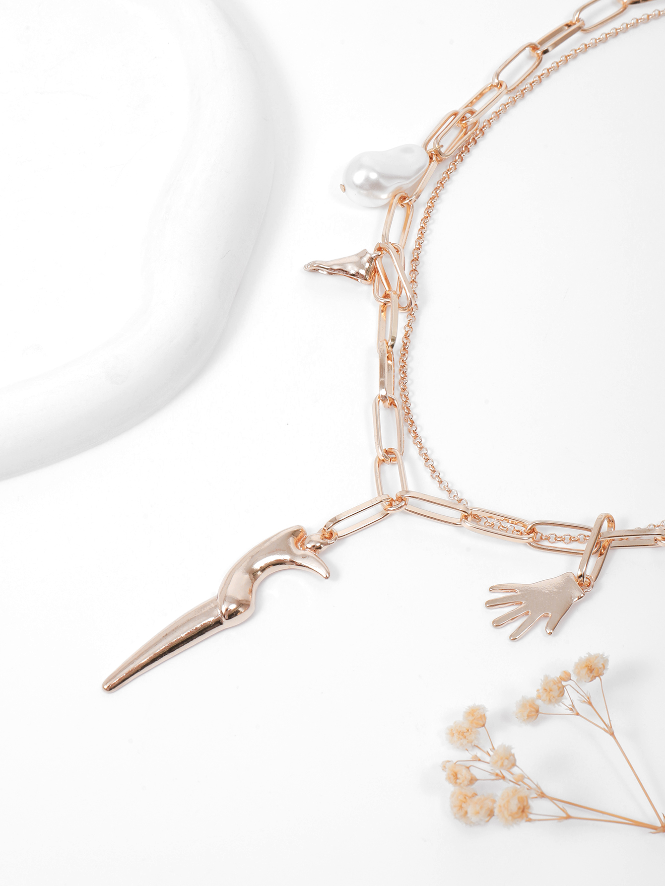 A new European and American foreign trade simple, fashionable, versatile, personalized and high-end women's necklace Specification image