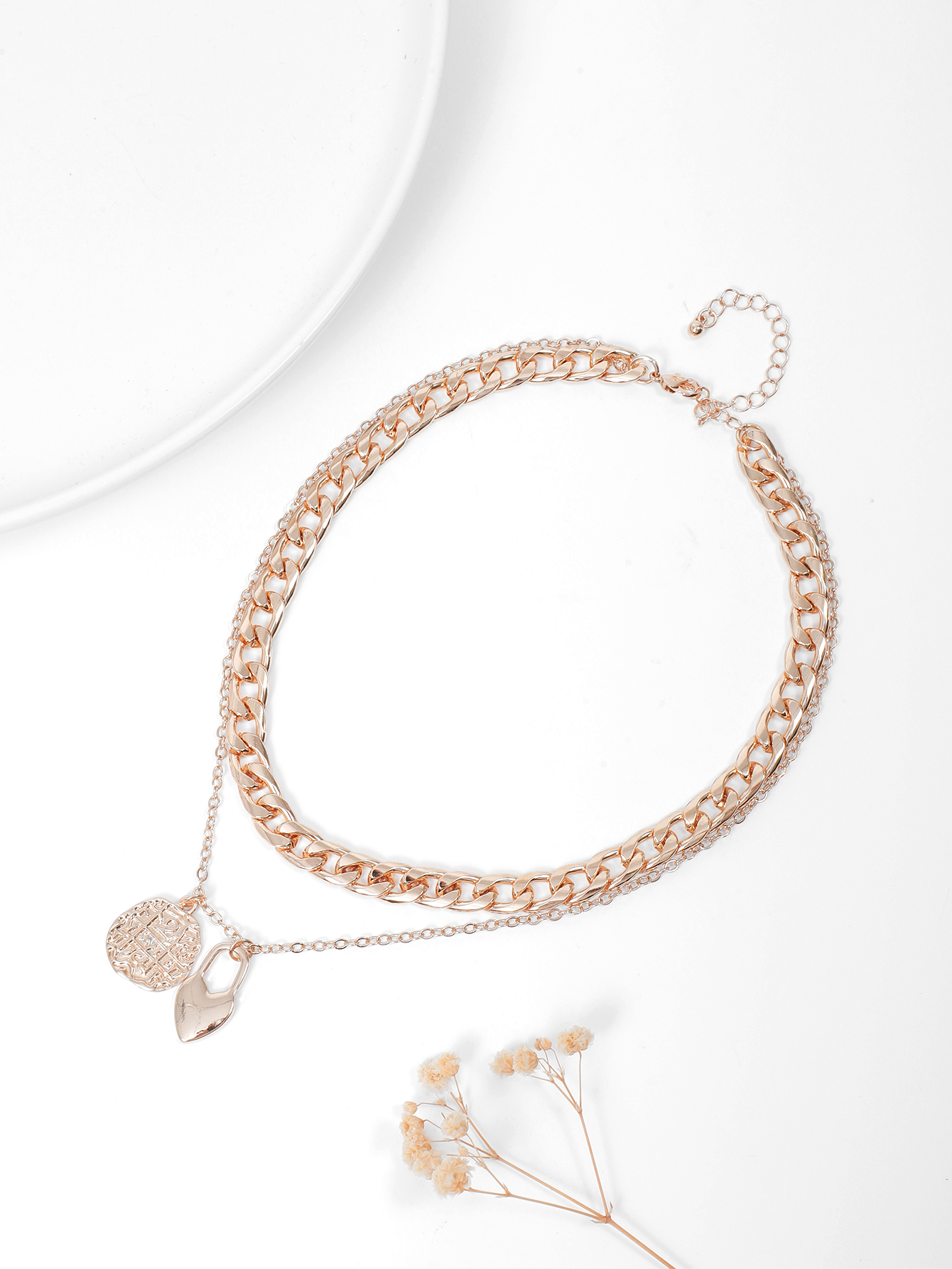 New cross-border jewelry from Europe and America, round piece thick chain collarbone chain, heavy metal punk style multi-layer women's necklace