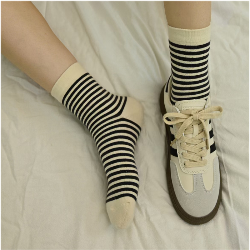 运动、休闲棉袜实物图